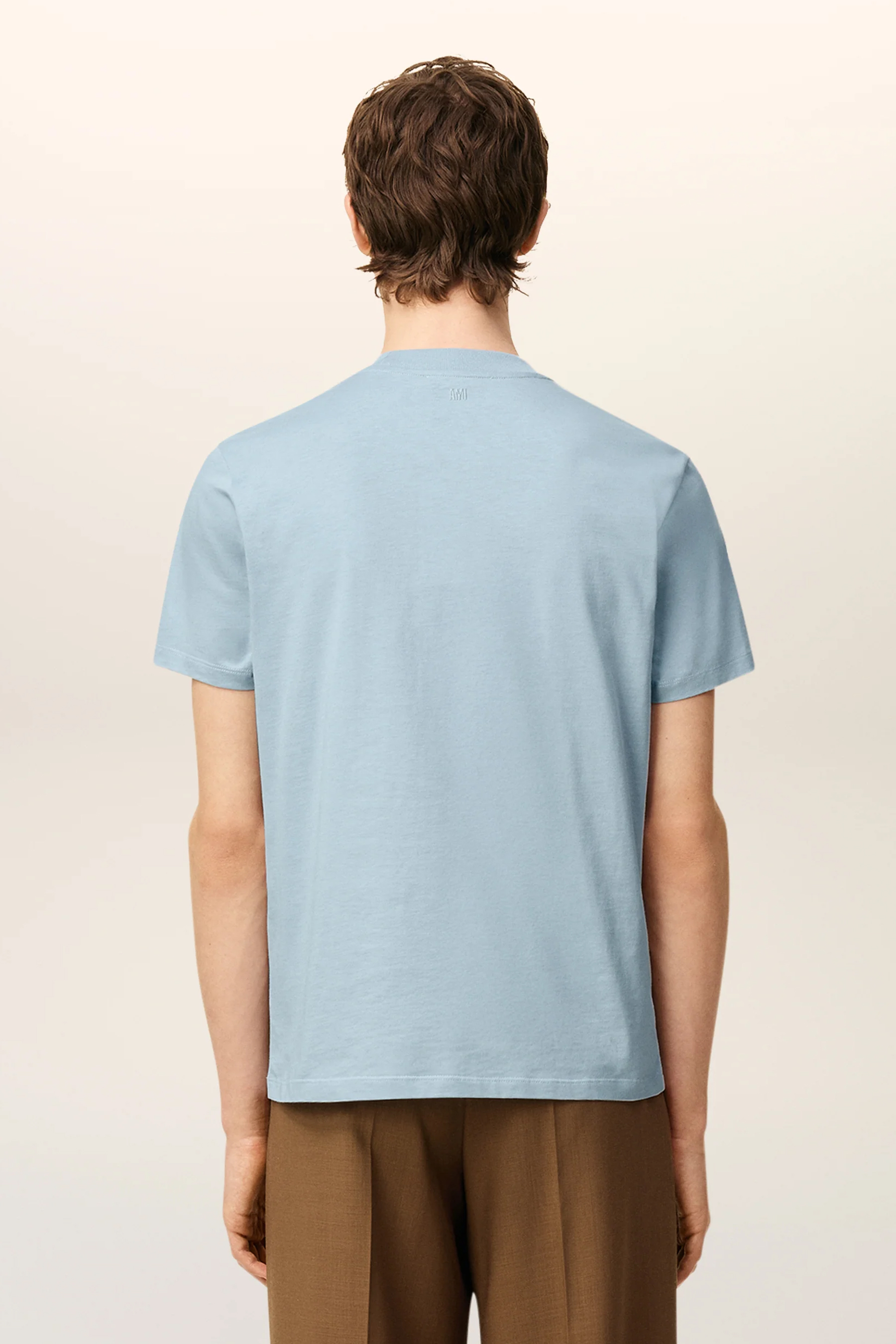 Bekleidung, T-shirt, Person, Ärmel