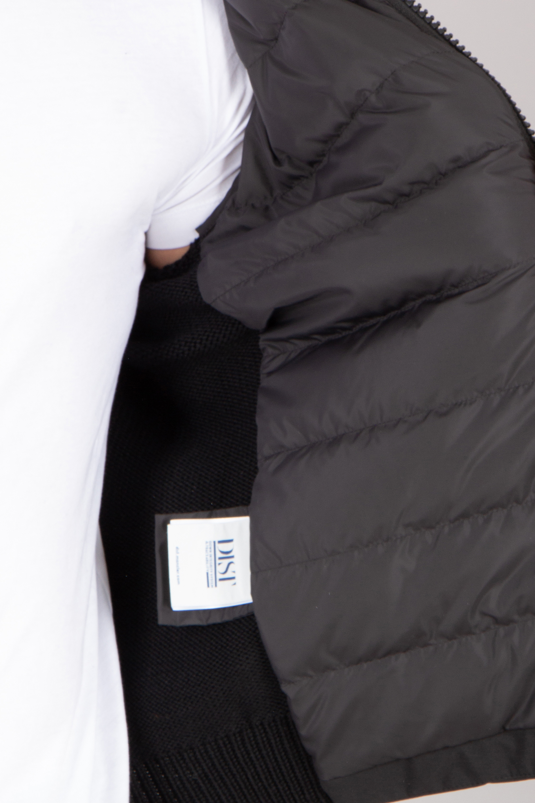 MONCLER Regular Fit Down Padded Virgin Wool Cardigan Bekleidung, Weste, Mantel, Rettungsweste, Jacke