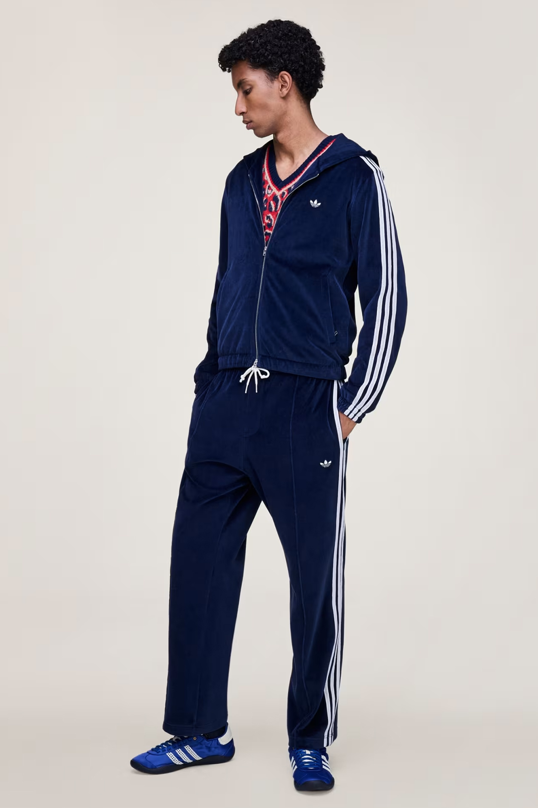 Bekleidung, Formelle Kleidung, Anzug, Person, Stehend