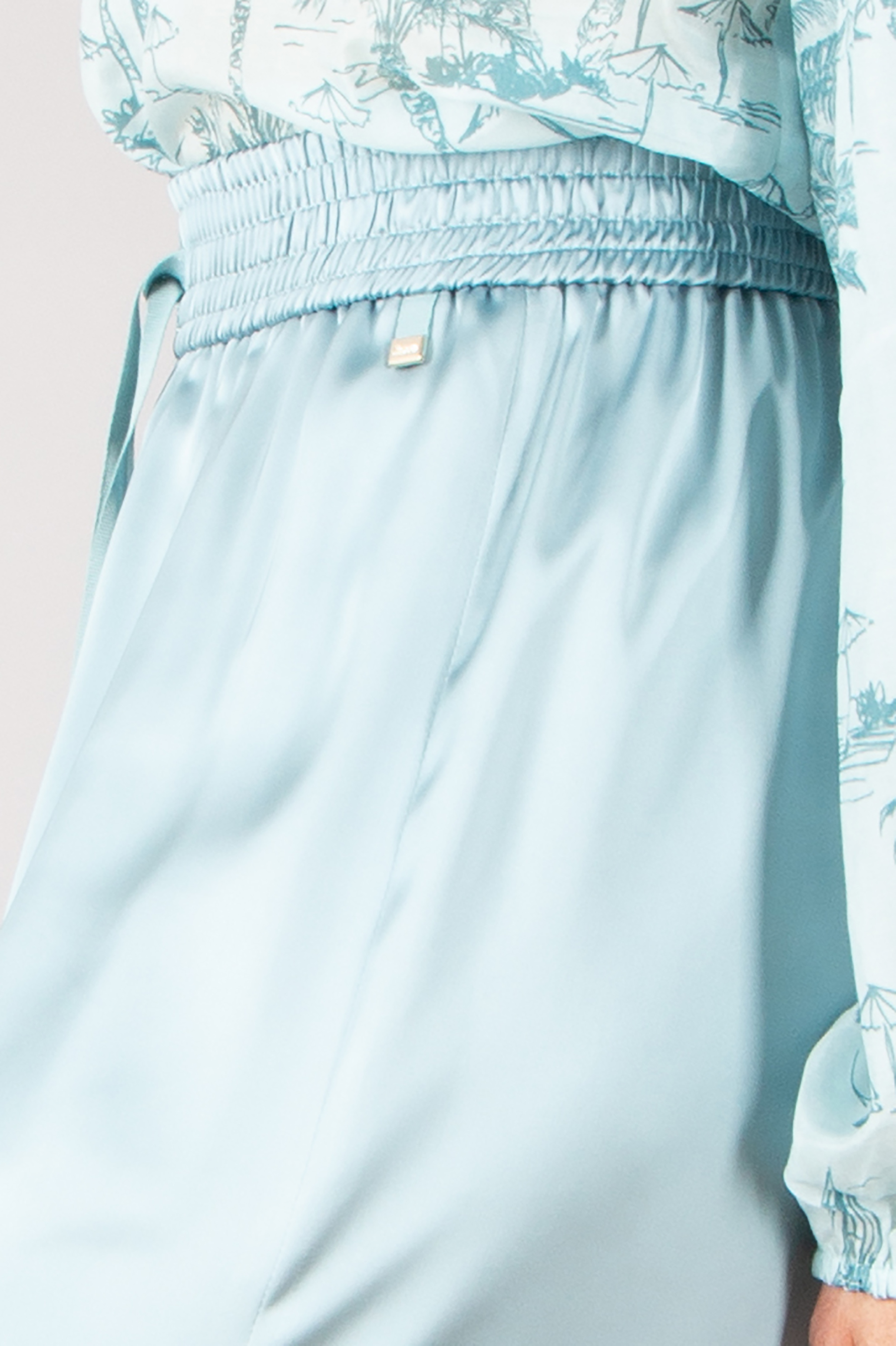 HERNO Regular Fit Satin Skirt HERNO Regular Fit Satin Skirt