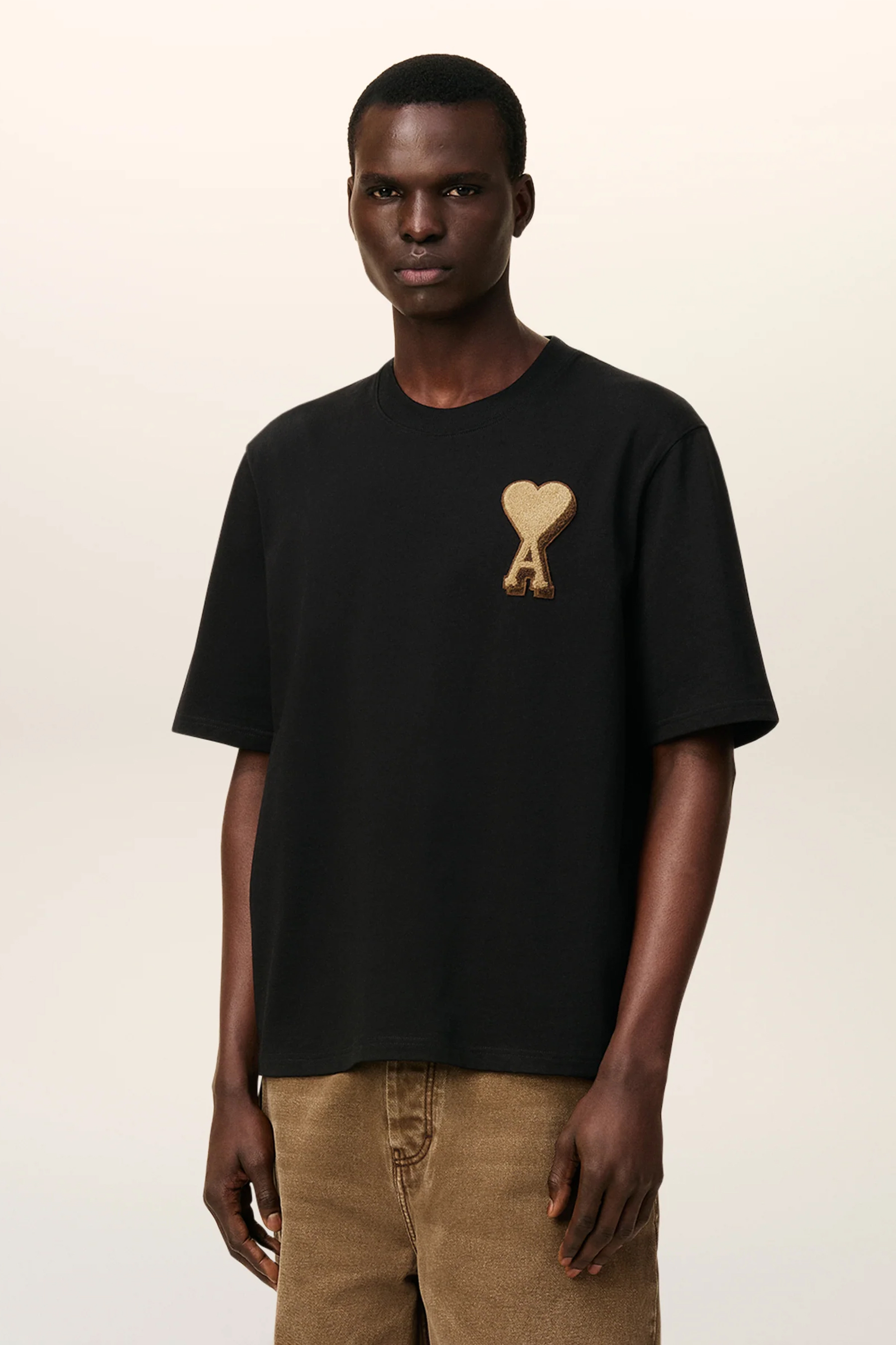AMI PARIS Boxy Fit Ami De Coeur Cotton Jersey T-Shirt T-shirt, Ärmel, Langer Ärmel, Hemd, Person