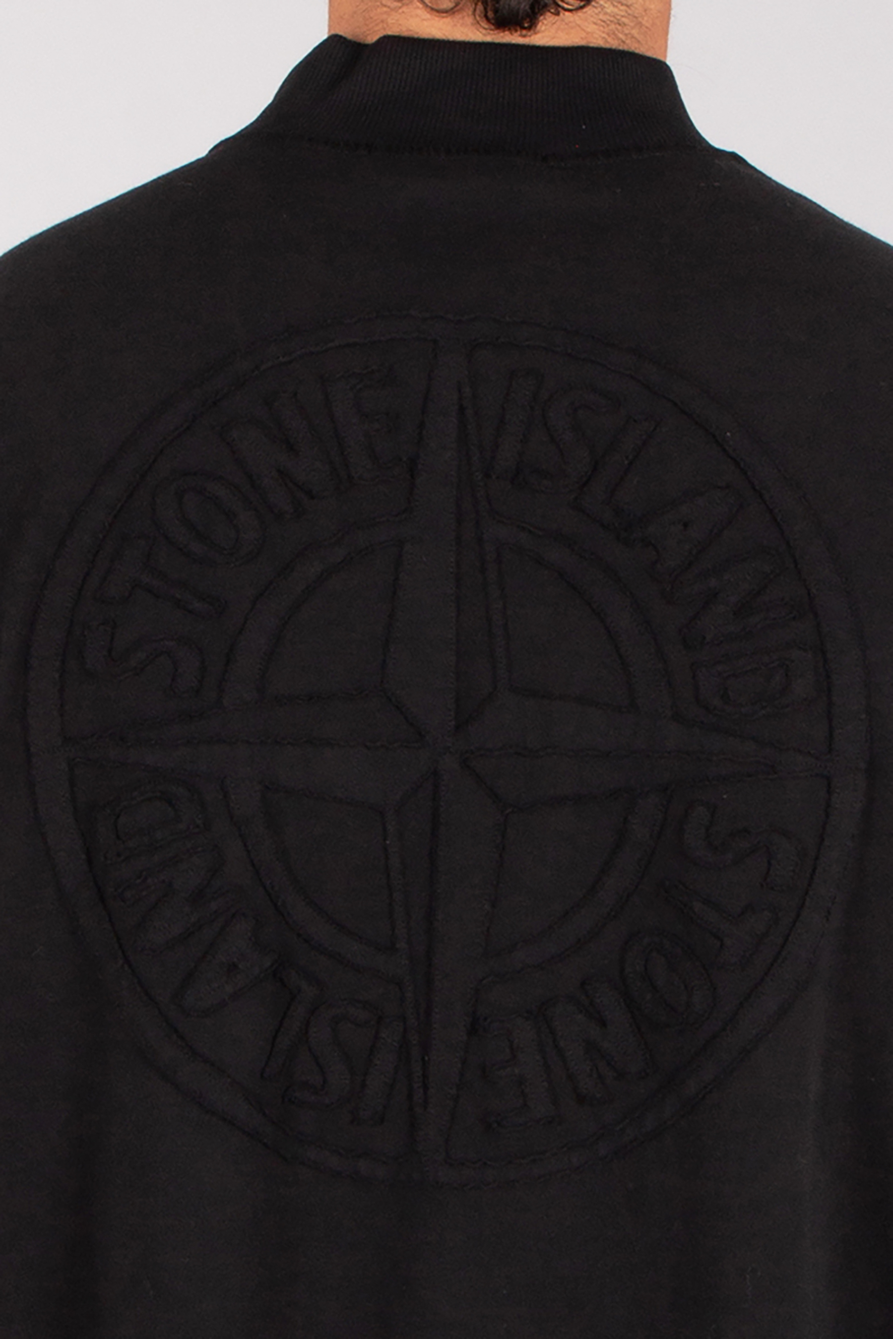 STONE ISLAND Oversized Fit Embroidered Combed Organic Cotton Jersey Mock-Neck Long-Sleeve T-Shirt Logo, Erwachsener, Männlich, Mann, Person