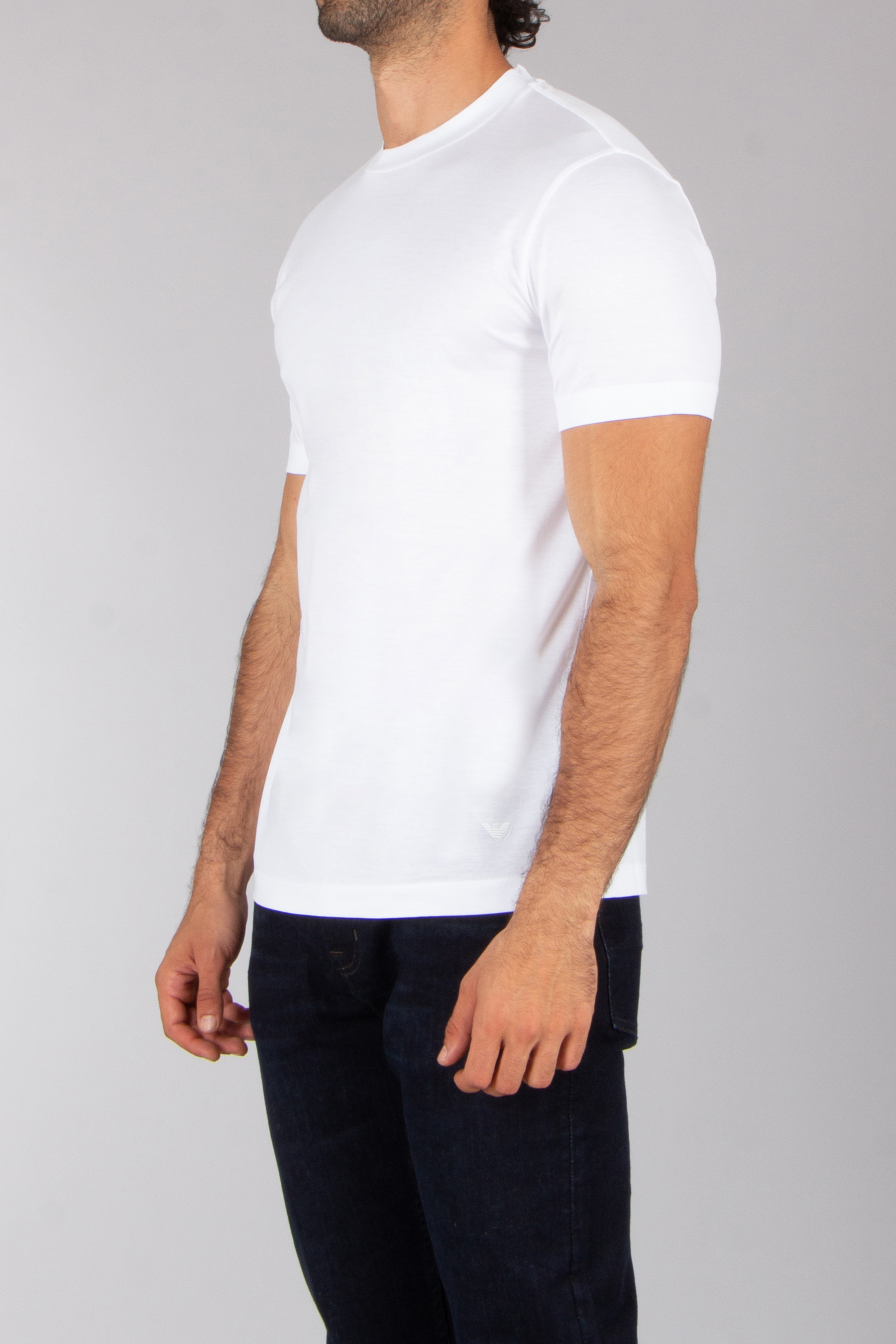 T-shirt, Unterhemd, Jeanshose, Mann, Person