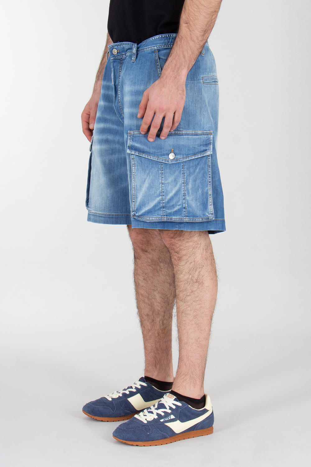 DSQUARED2 Relaxed Fit Distressed Denim Cargo Shorts 64 Tag