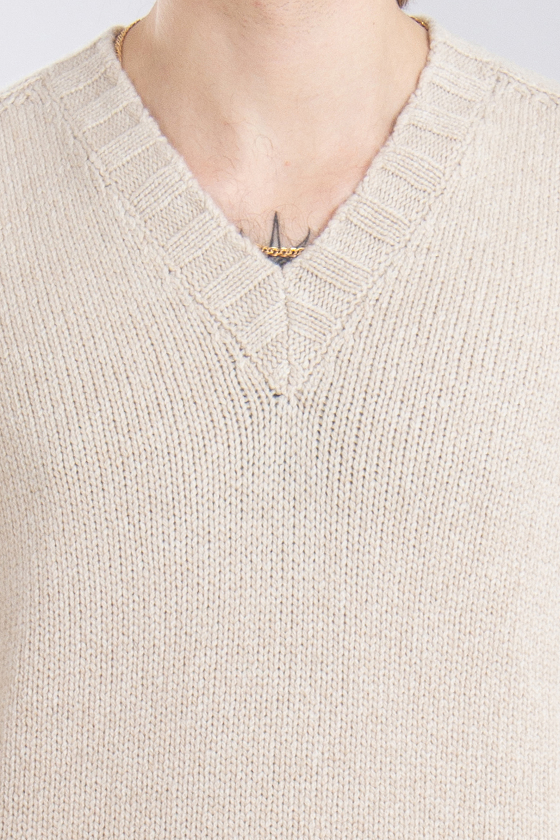 AIDA BARNI Cashmere V-Neck Sweater AIDA BARNI Cashmere V-Neck Sweater