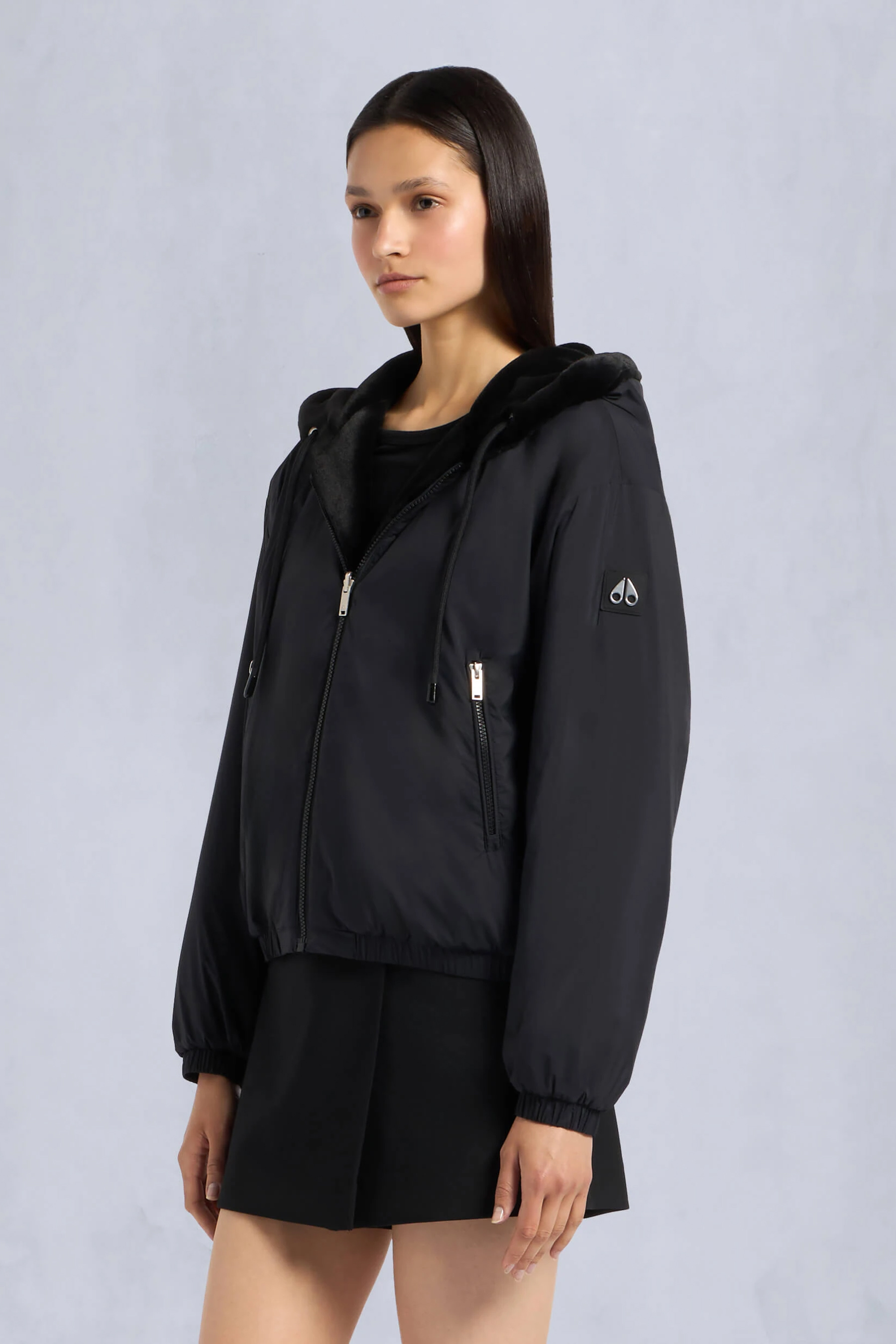 MOOSE KNUCKLES Oversized Fit Reversible Faux Fur & Nylon Ripstop Jacket Eaton Bunny 2 Bekleidung, Mantel, Jacke, Person