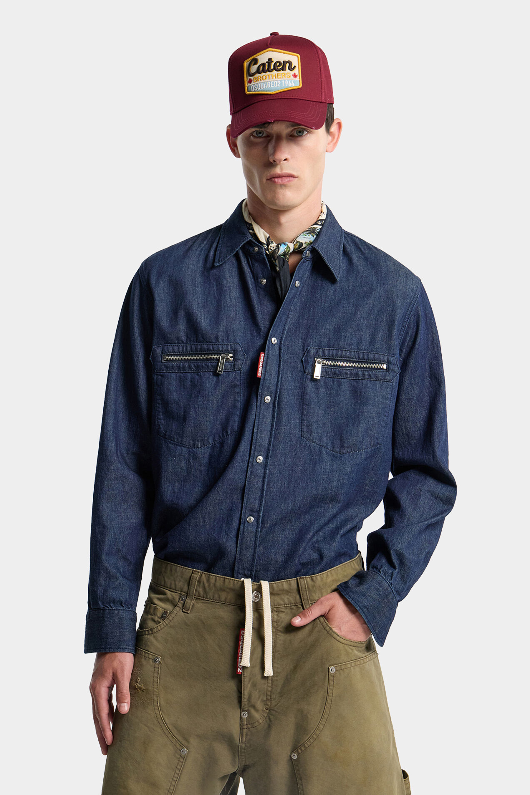 Hemd, Hosen, Baseball-Kappe, Hut, Jacke