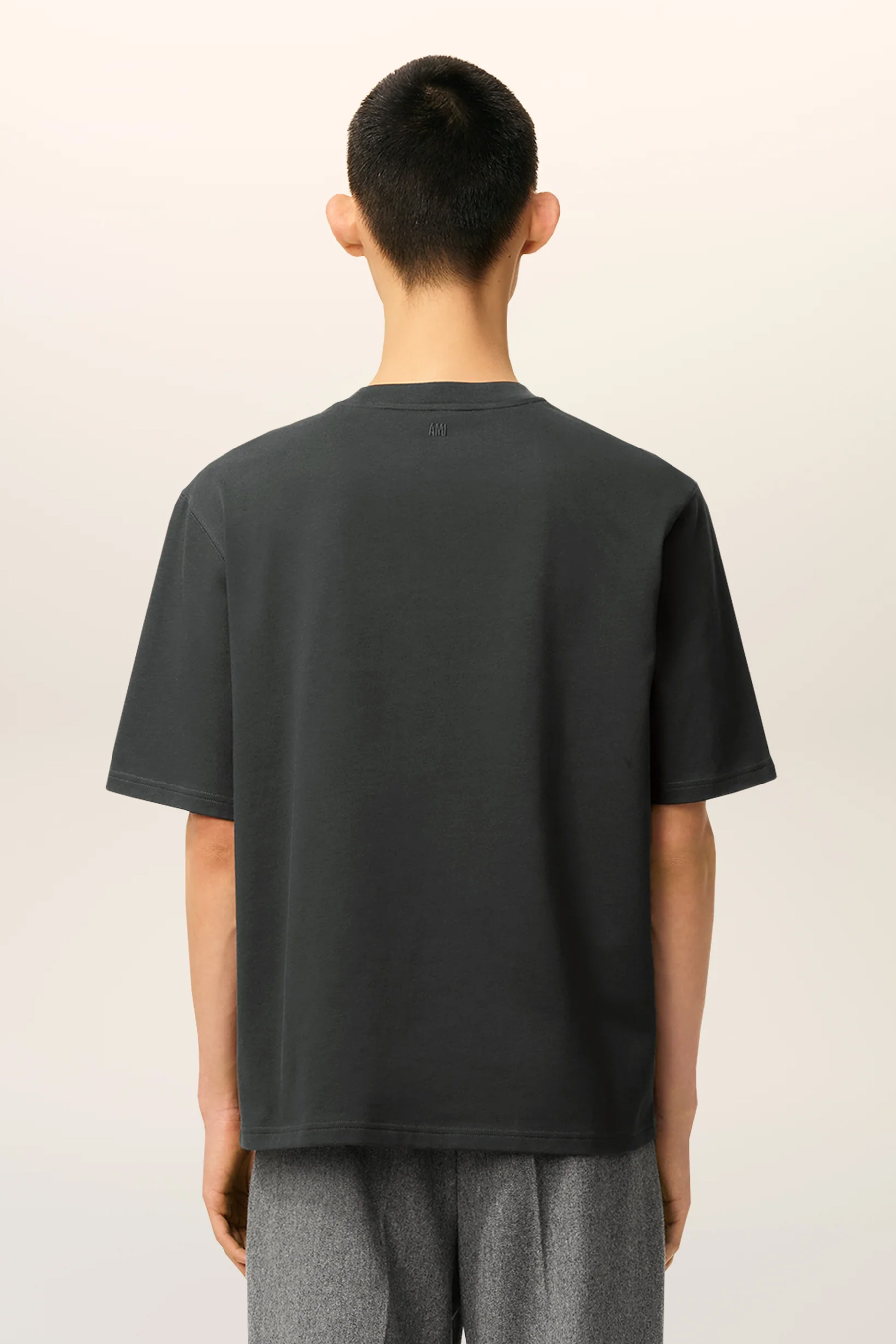 AMI PARIS Boxy Fit Ami De Coeur Cotton Jersey T-Shirt Bekleidung, T-shirt, Person, Ärmel