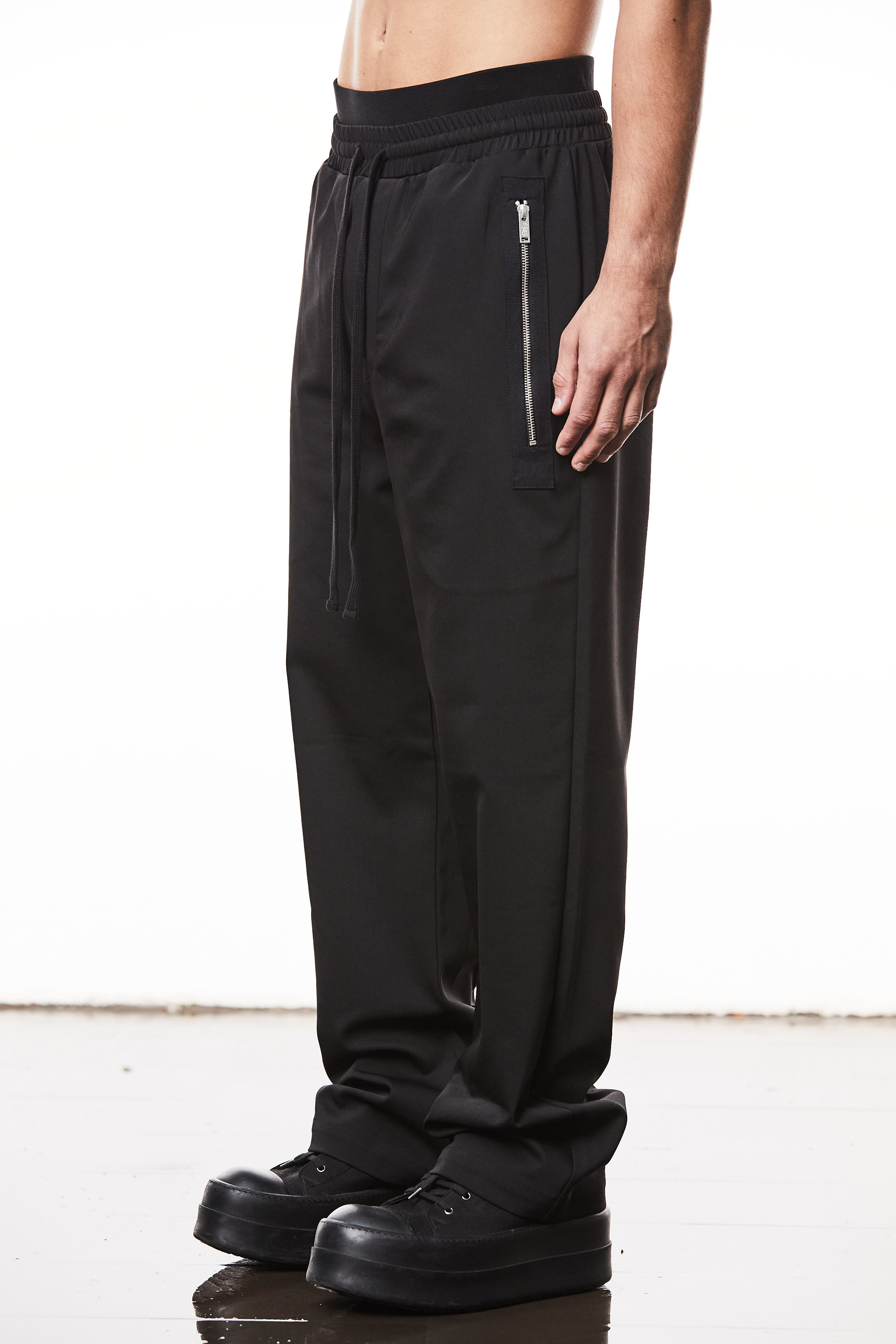 THOM KROM Straight Leg Cotton-Nylon Stretch Pants THOM KROM Straight Leg Cotton-Nylon Stretch Pants