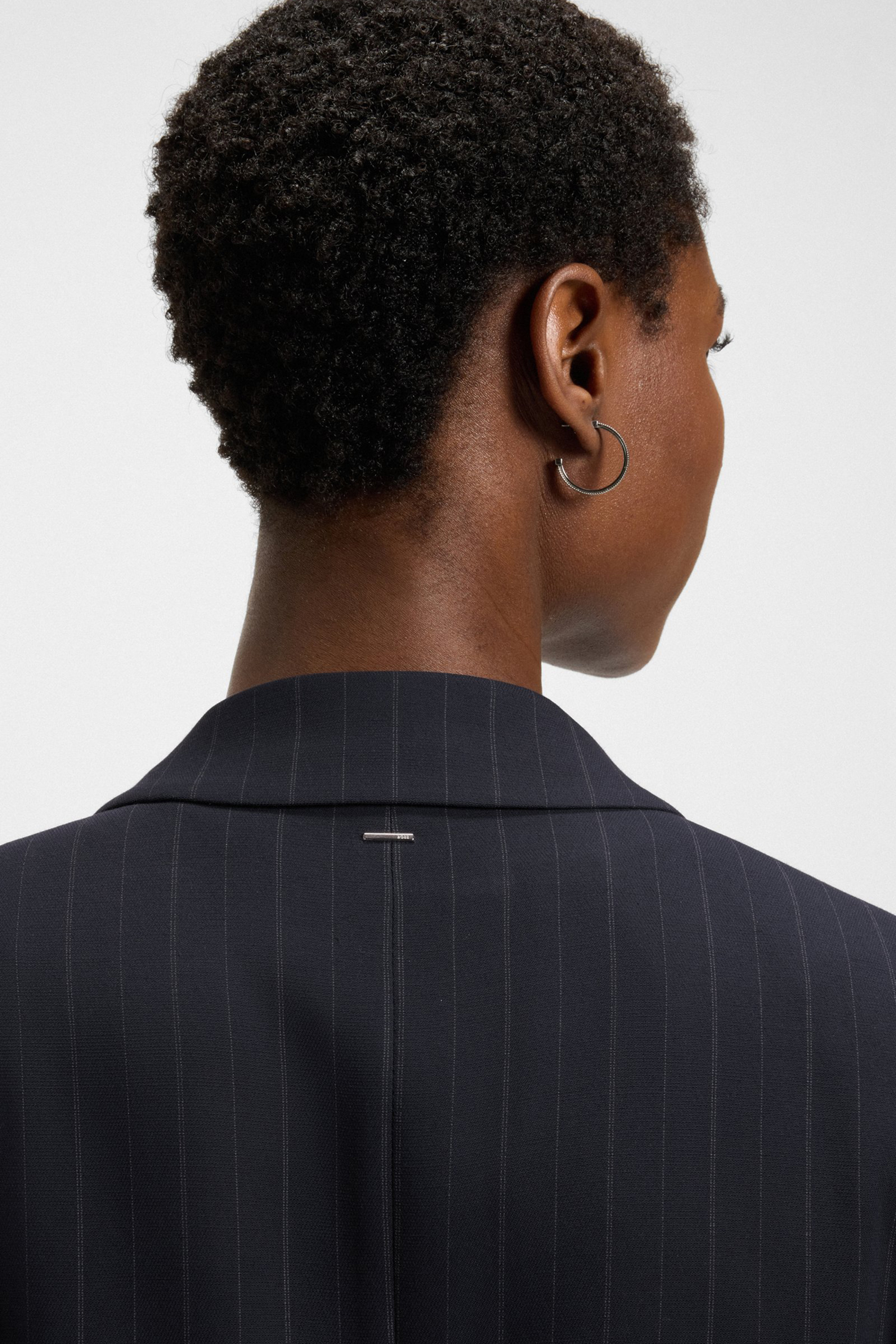 BOSS Relaxed Fit Pinstripe Viscose Blazer Janka Ohrring, Hals, Person, Erwachsener, Mann