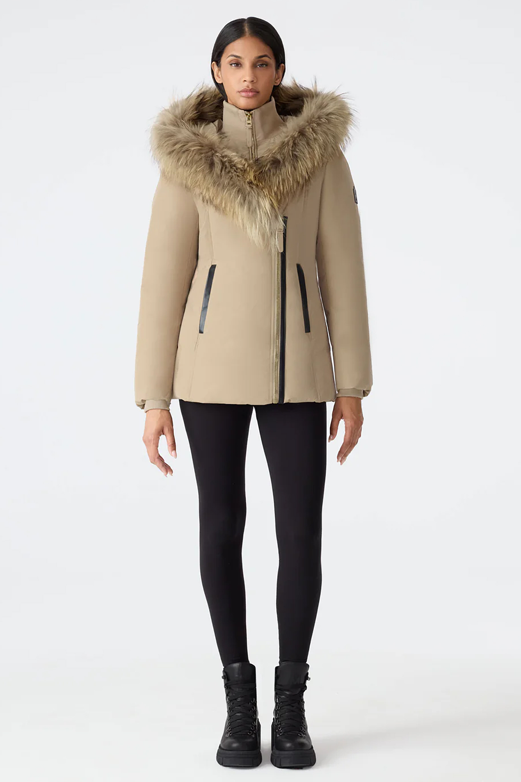 MACKAGE Fitted Raccoon Fur Signature Collar Recycled Shell Down Jacket Adali-F Mantel, Erwachsener, Weiblich, Person, Frau