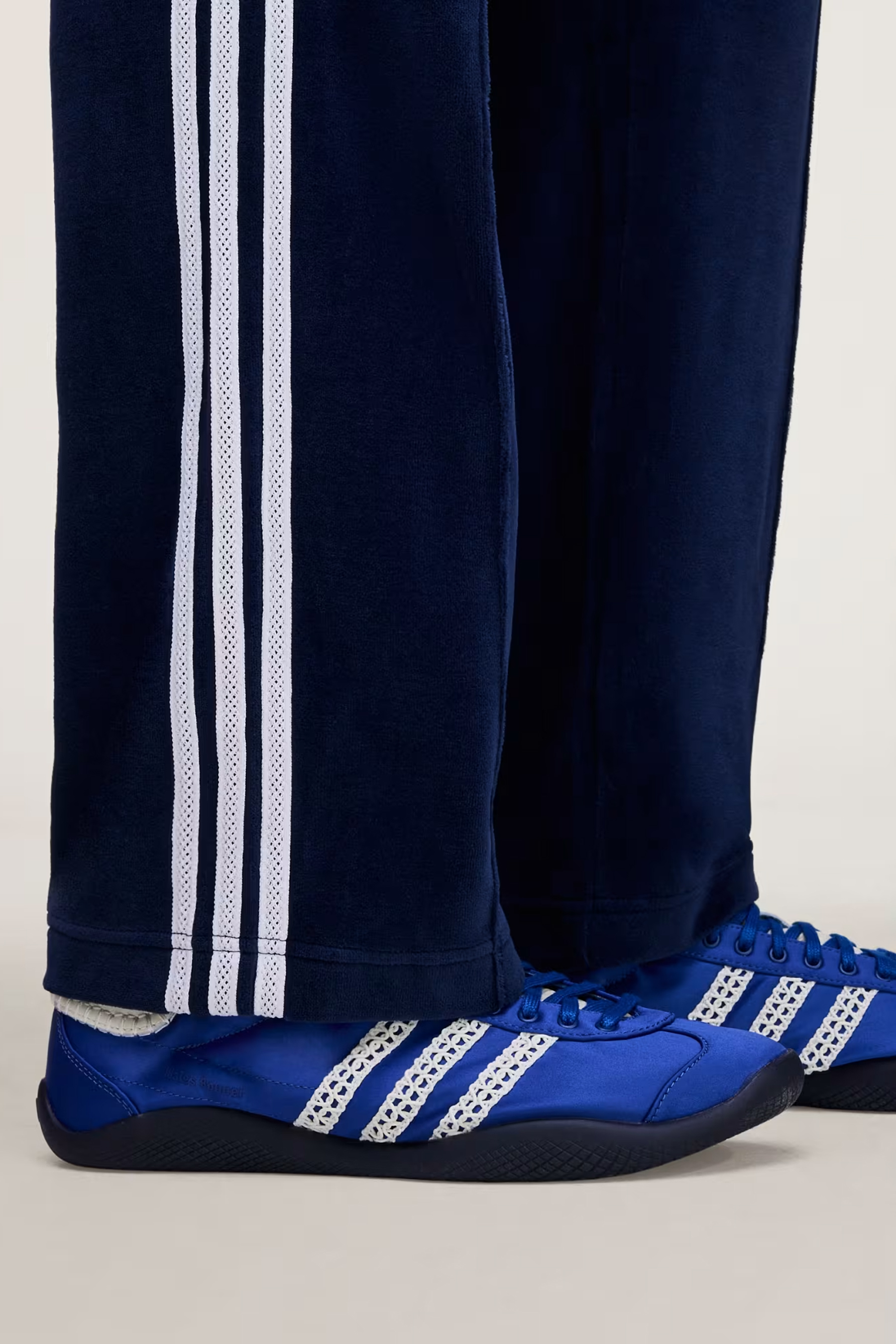 Bekleidung, Schuhwerk, Schuh, Sneaker, Mantel