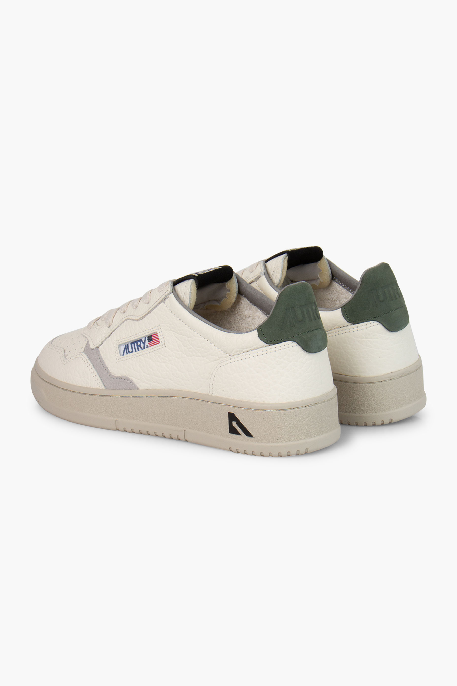 AUTRY Pebbled Leather Sneakers Medalist Low AUTRY Pebbled Leather Sneakers Medalist Low