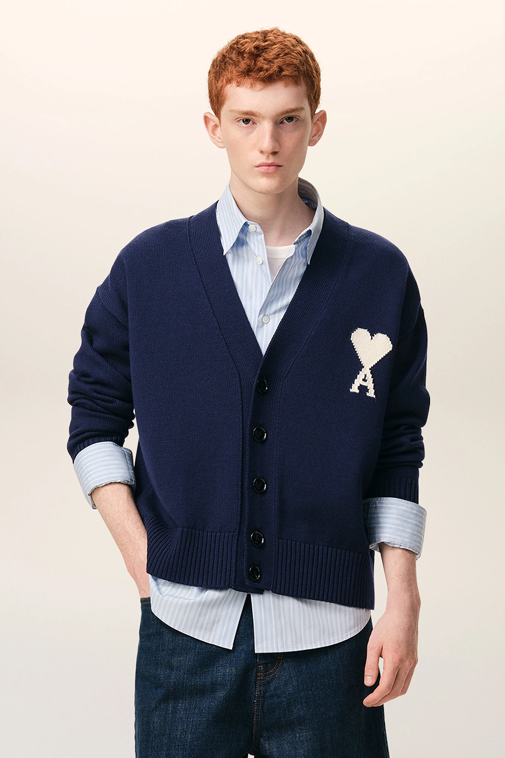 Strickwaren, Pullover, Strickjacke, Mantel, Person