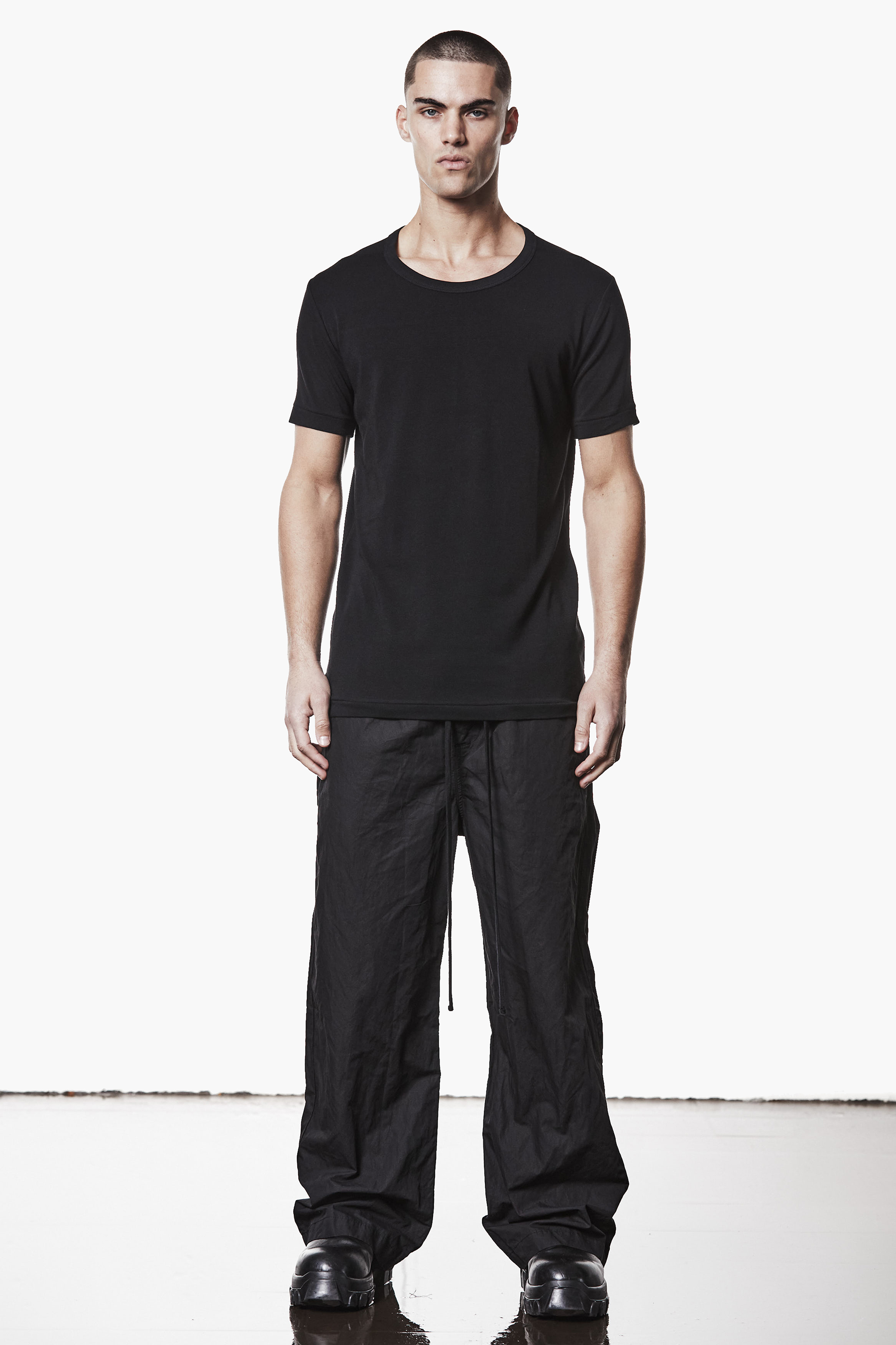 THOM KROM Slim Fit Cotton-Modal Stretch Jersey T-Shirt T-shirt, Person, Stehend, Hosen, Mann