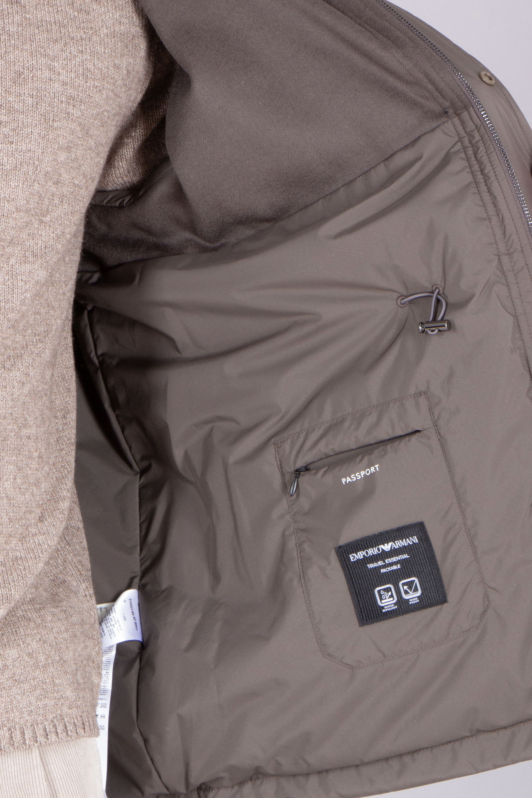 EMPORIO ARMANI Regular Fit Travel Essential Packable Technical Fabric Field Jacket Bekleidung, Mantel, Jacke