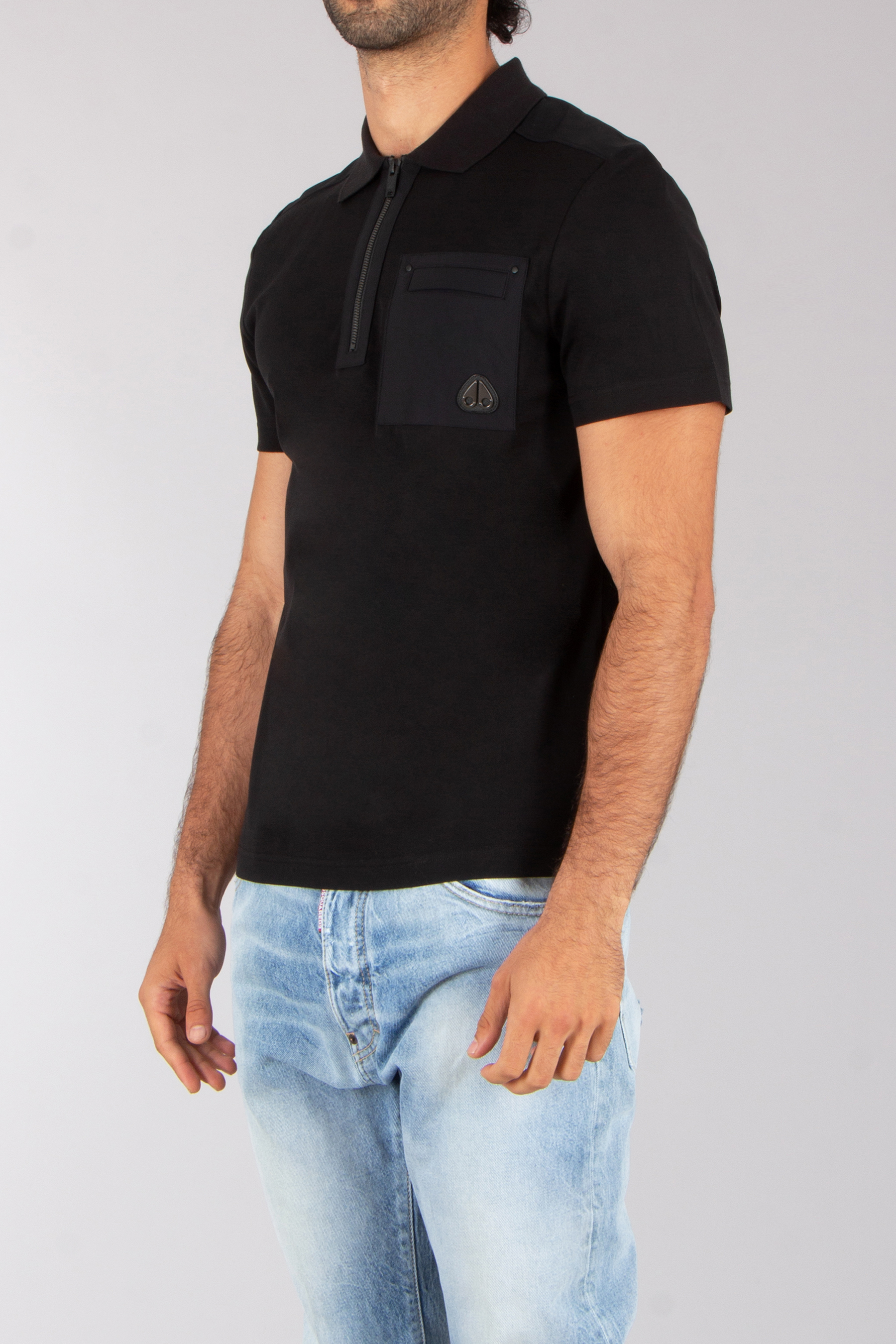 T-shirt, Hosen, Jeans, Hemd, Person