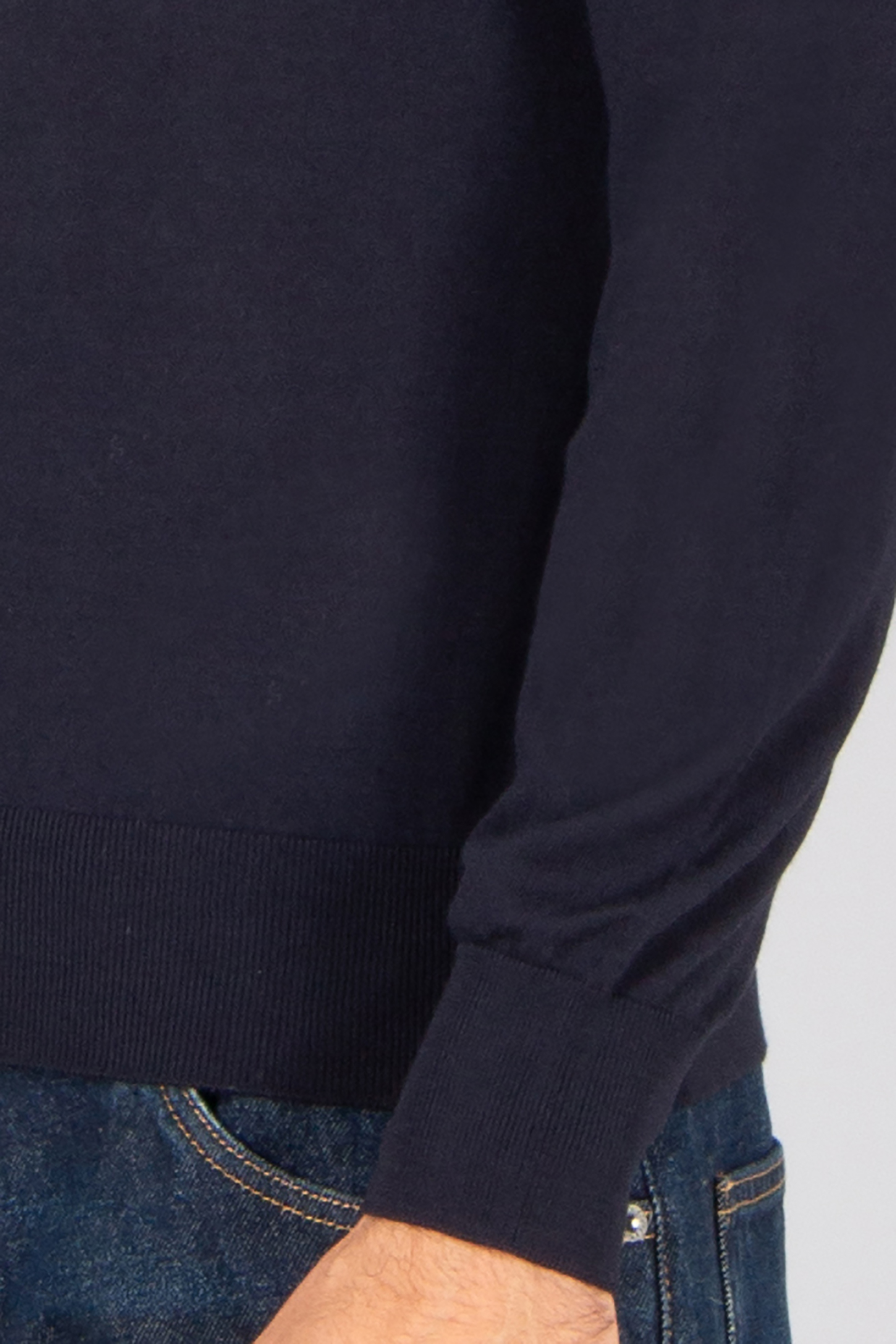 SEASE Regular Fit Ultra Fine Virgin Wool Knit Polo Lasca Langarm, Ärmel, Hosen, Jeans, Person