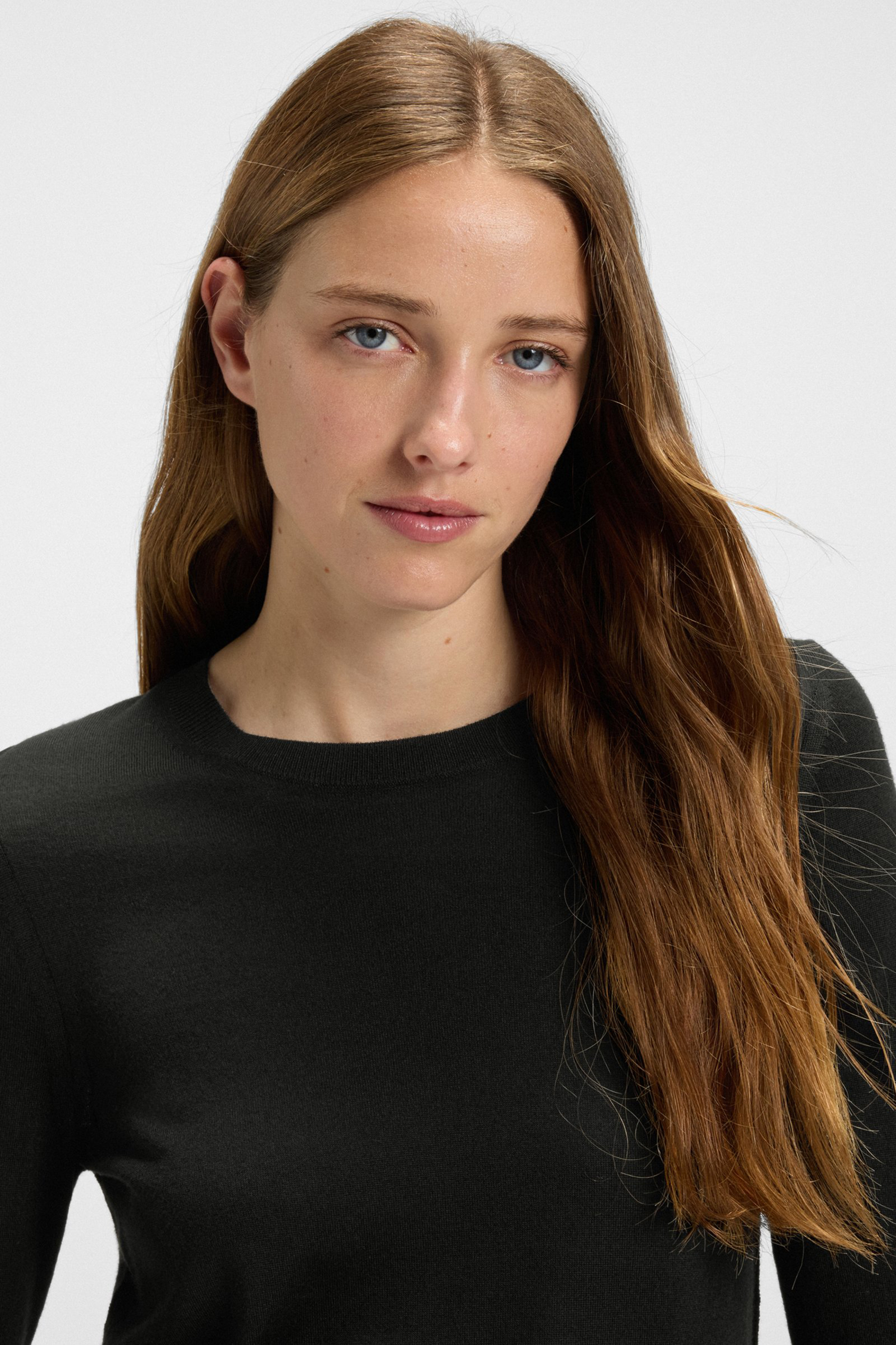 BOSS Slim Fit Superfine Virgin Wool Sweater Ferpina Person, Portrait, Erwachsener, Weiblich, Frau