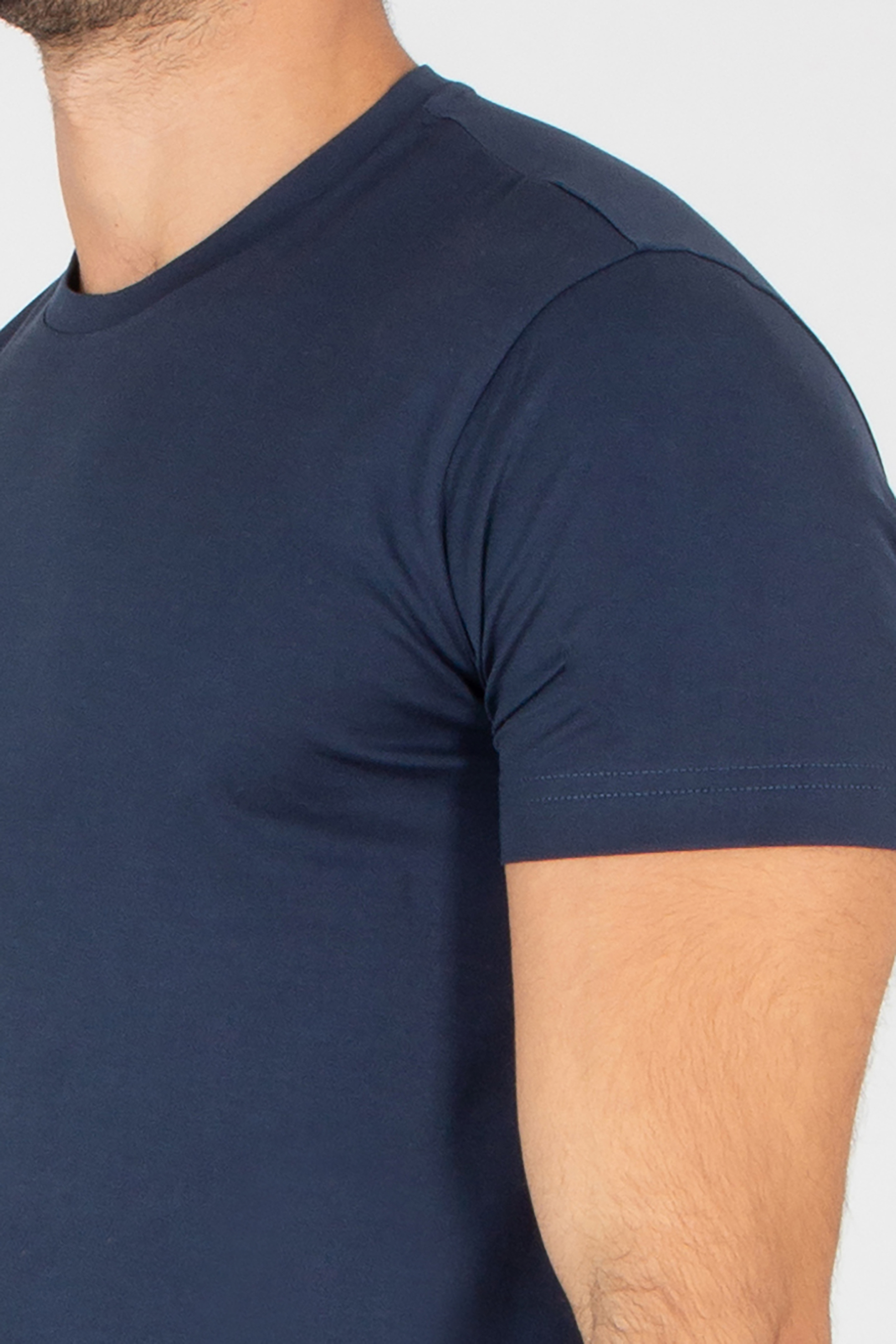 T-shirt, Person, Schulter, Erwachsener, Mann