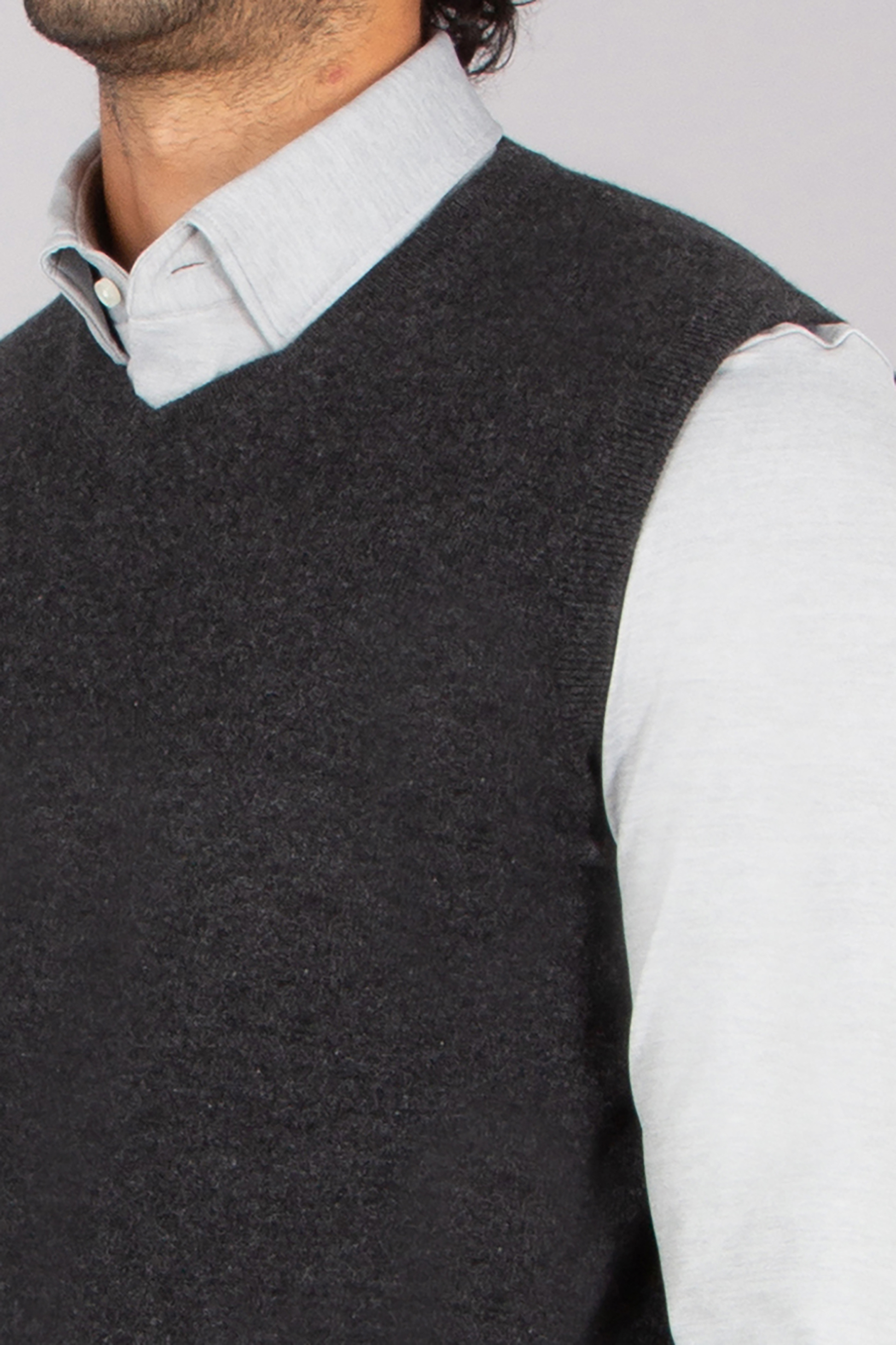 AIDA BARNI Regular Fit Cashmere V-Neck Sweater Vest | XXL