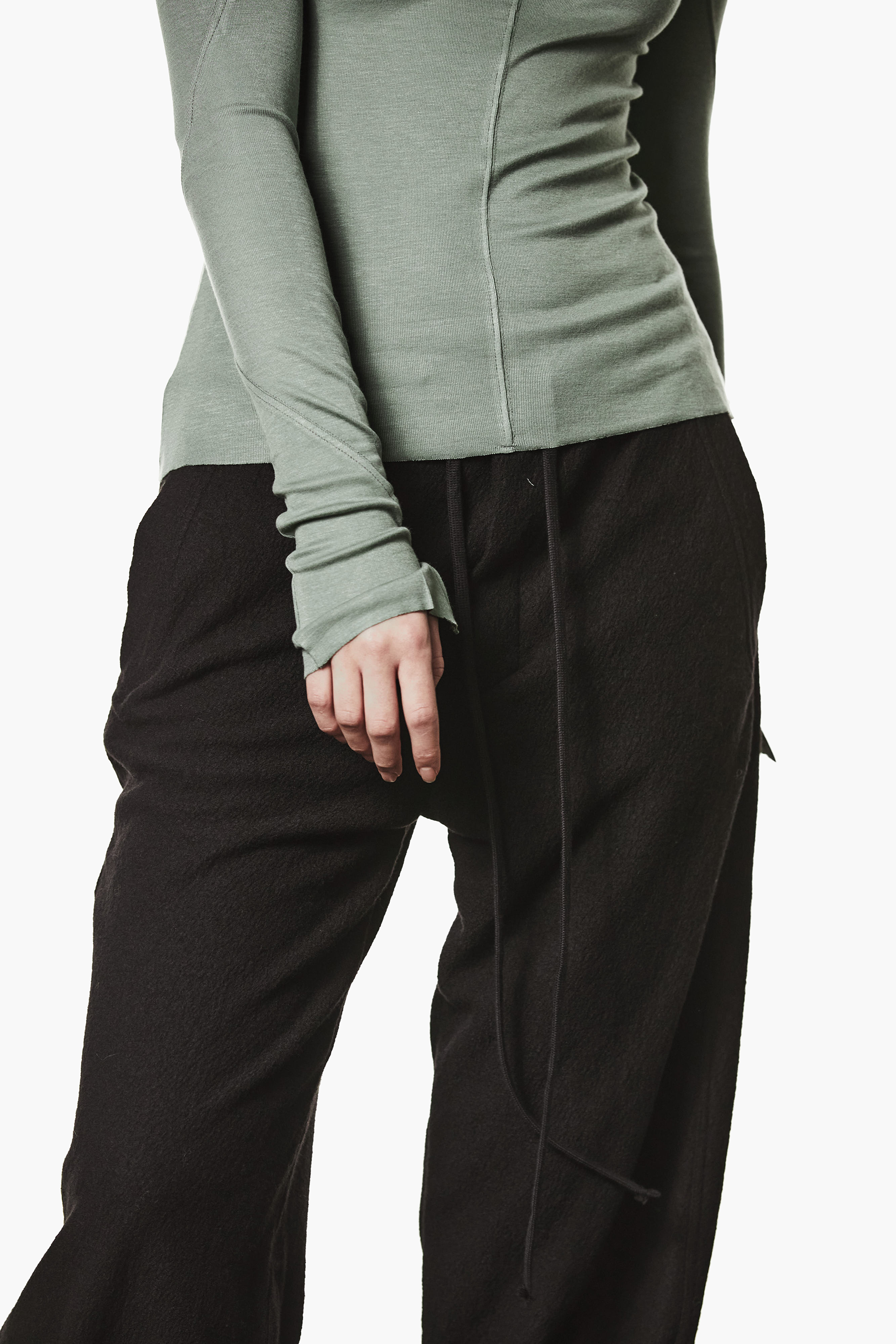 THOM KROM Slim Fit Viscose Stretch Roll Neck Long-Sleeve T-Shirt Bekleidung, Hosen, Langarm, Ärmel, Person