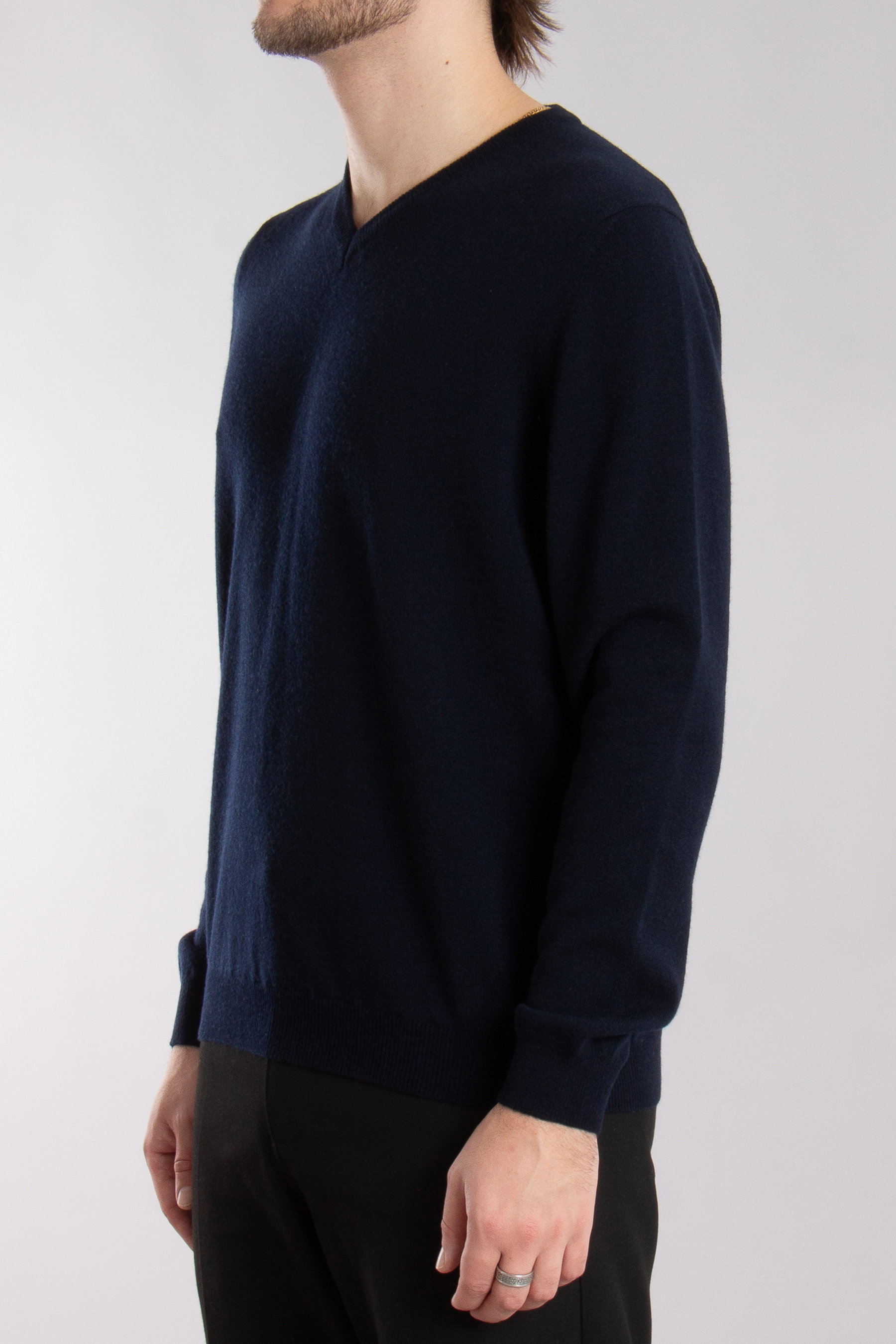 AIDA BARNI Cashmere V-Neck Sweater AIDA BARNI Cashmere V-Neck Sweater