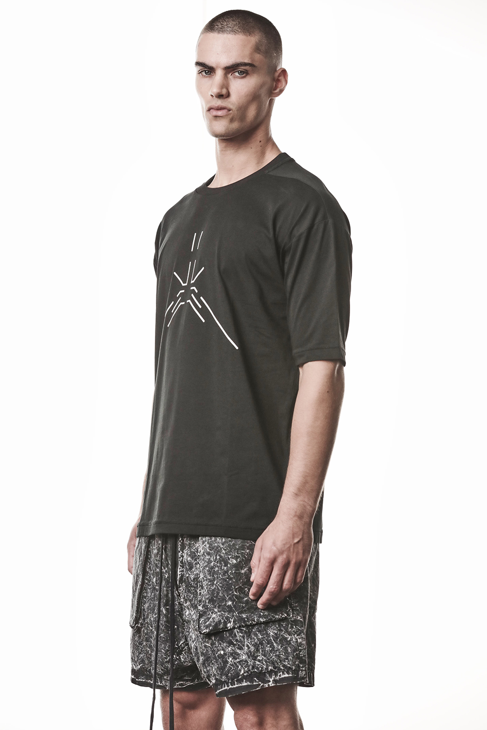 T-shirt, Kurze Hosen, Erwachsener, Mann, Person