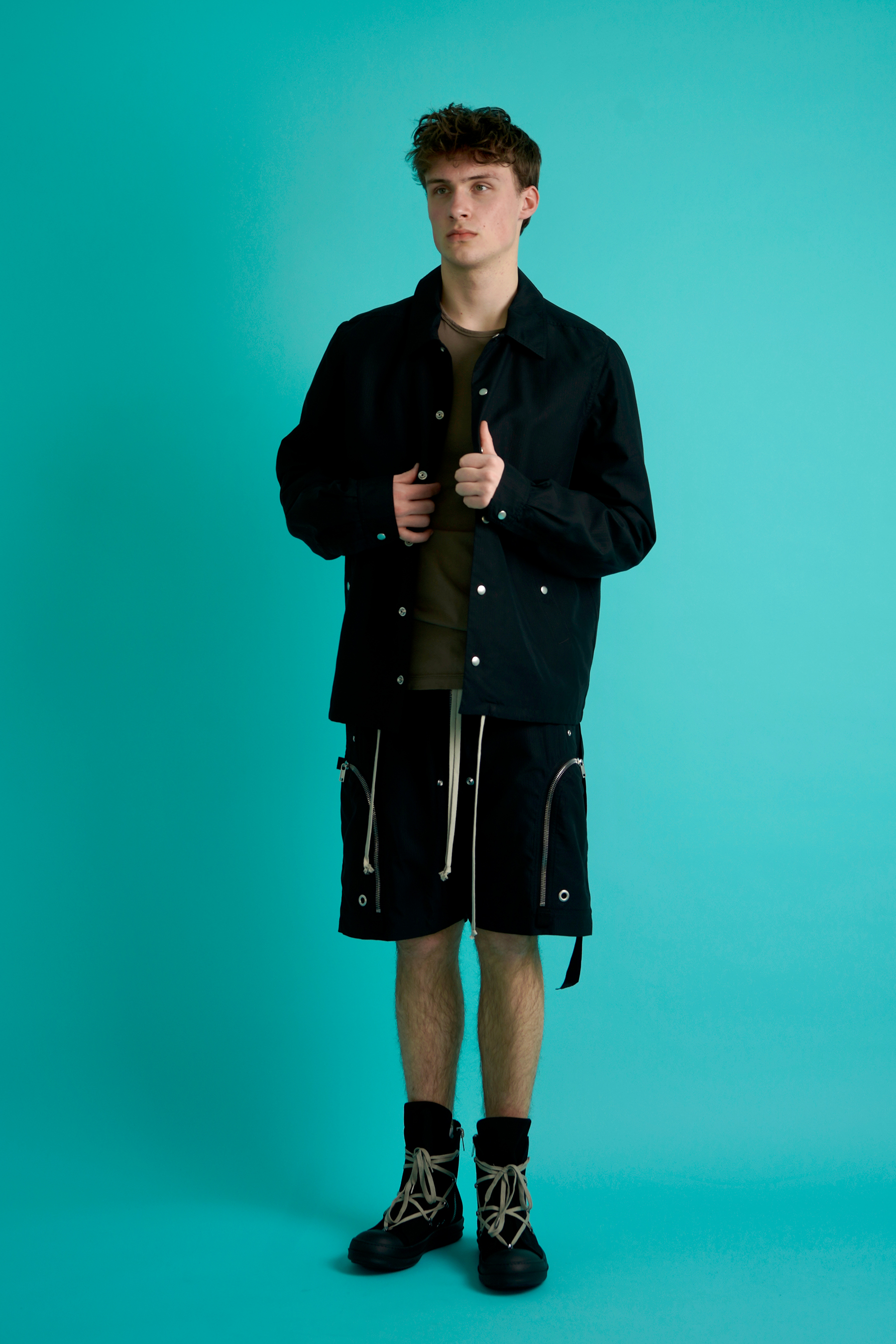 Mantel, Kurze Hose, Junge, Person, Jugendlich