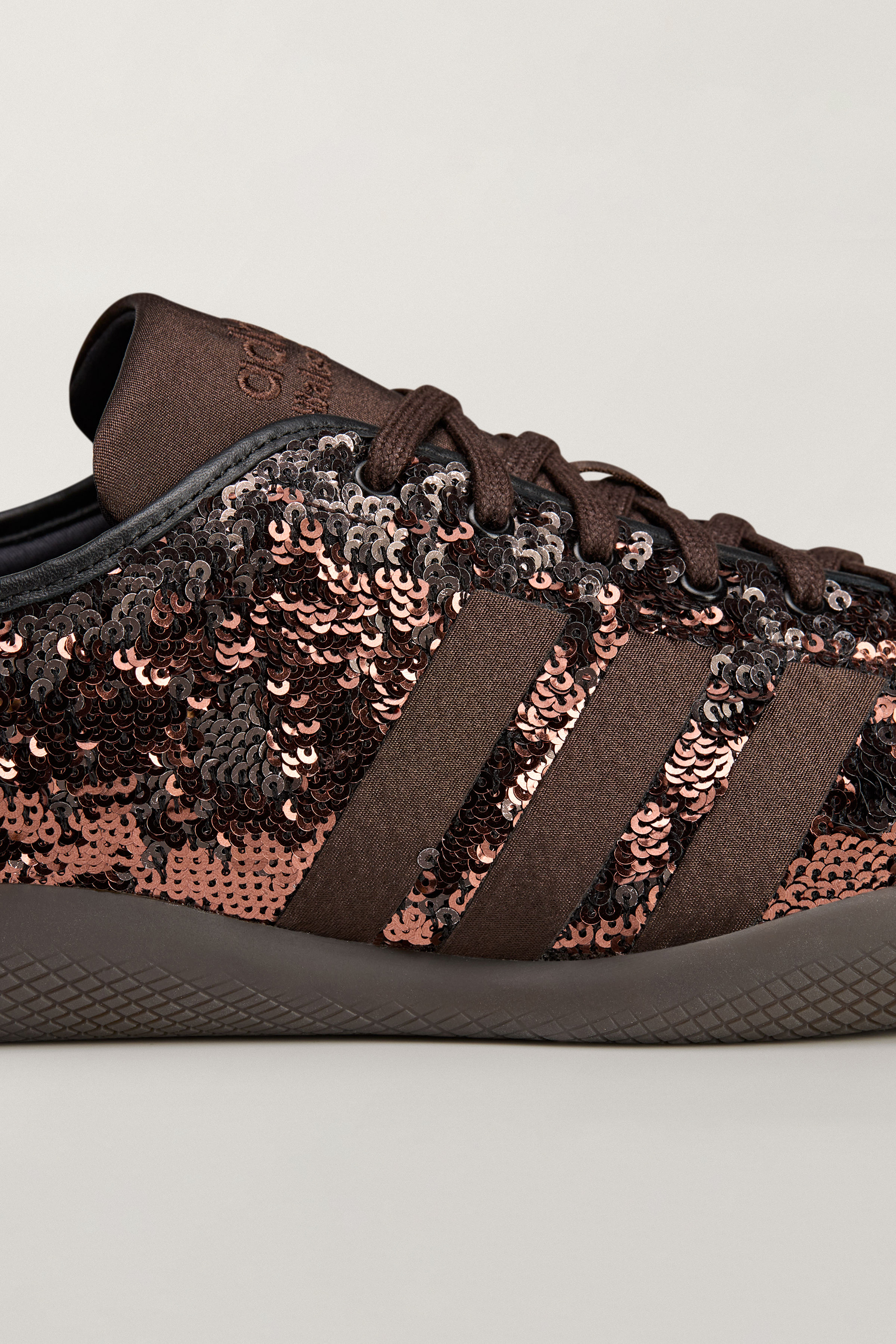 Schuhwerk, Schuh, Sneaker, Tasche, Handtasche