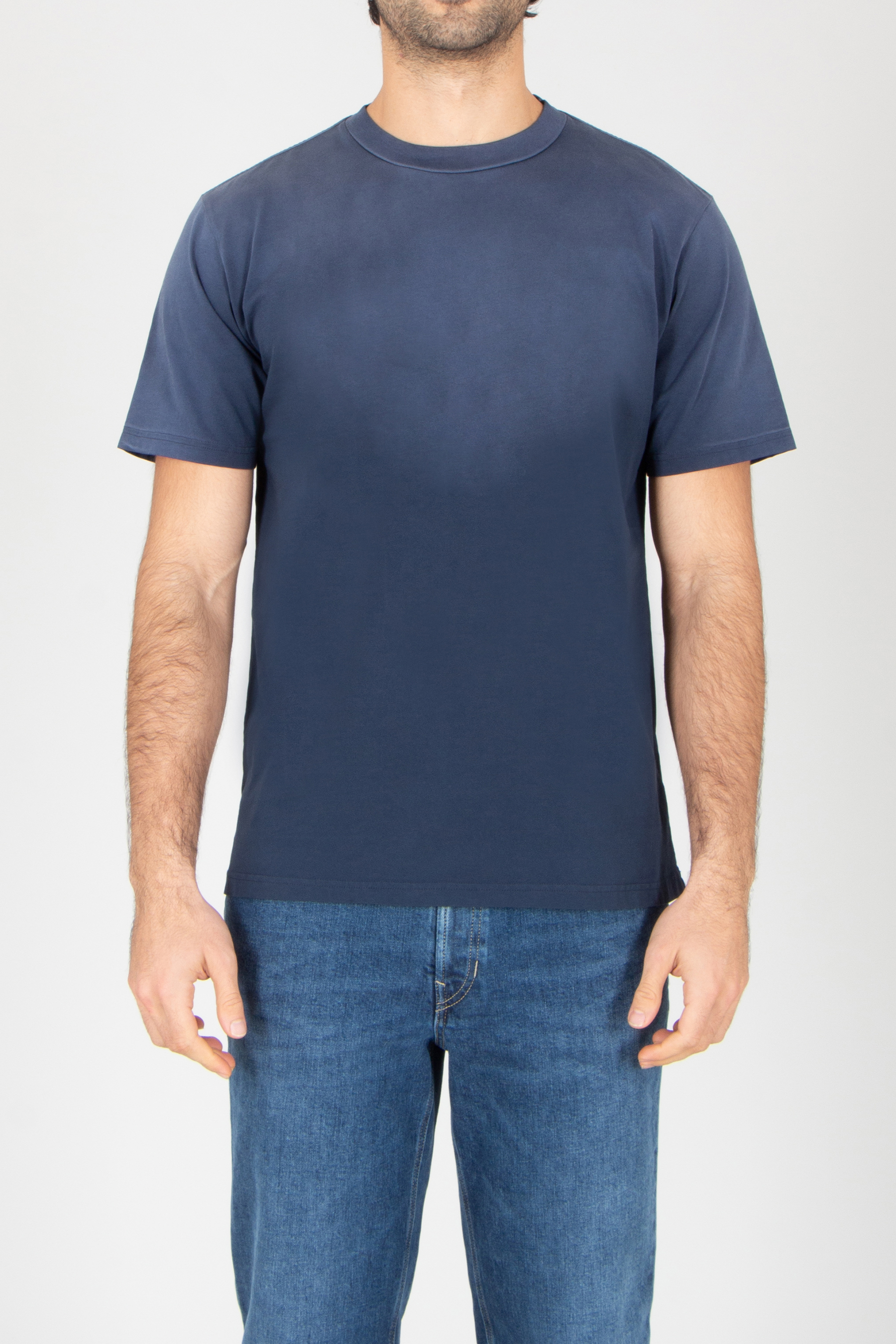 T-shirt, Jeans, Erwachsener, Mann, Person