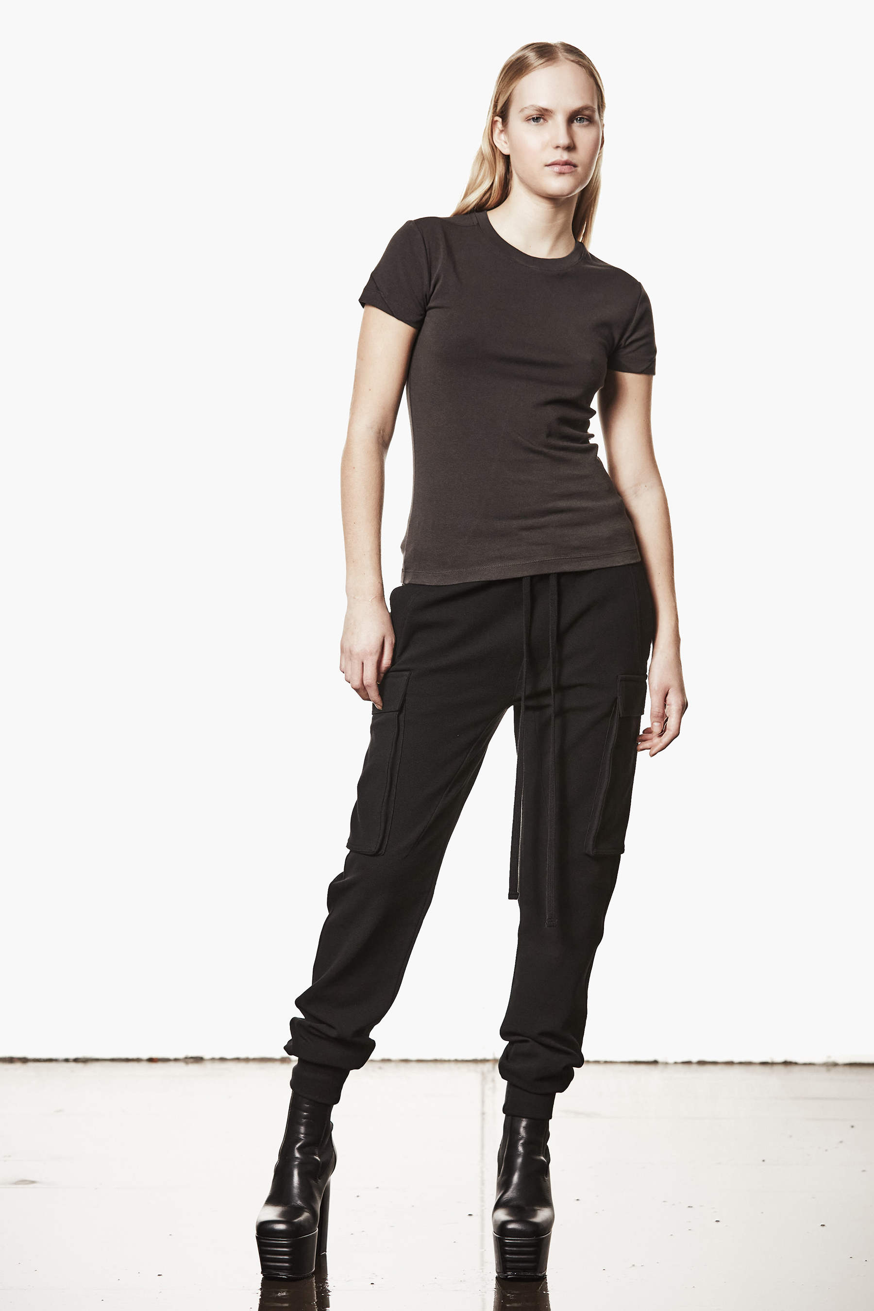 THOM KROM Slim Fit Cotton-Modal Stretch Jersey T-Shirt Bekleidung, Hosen, Person, Stehend