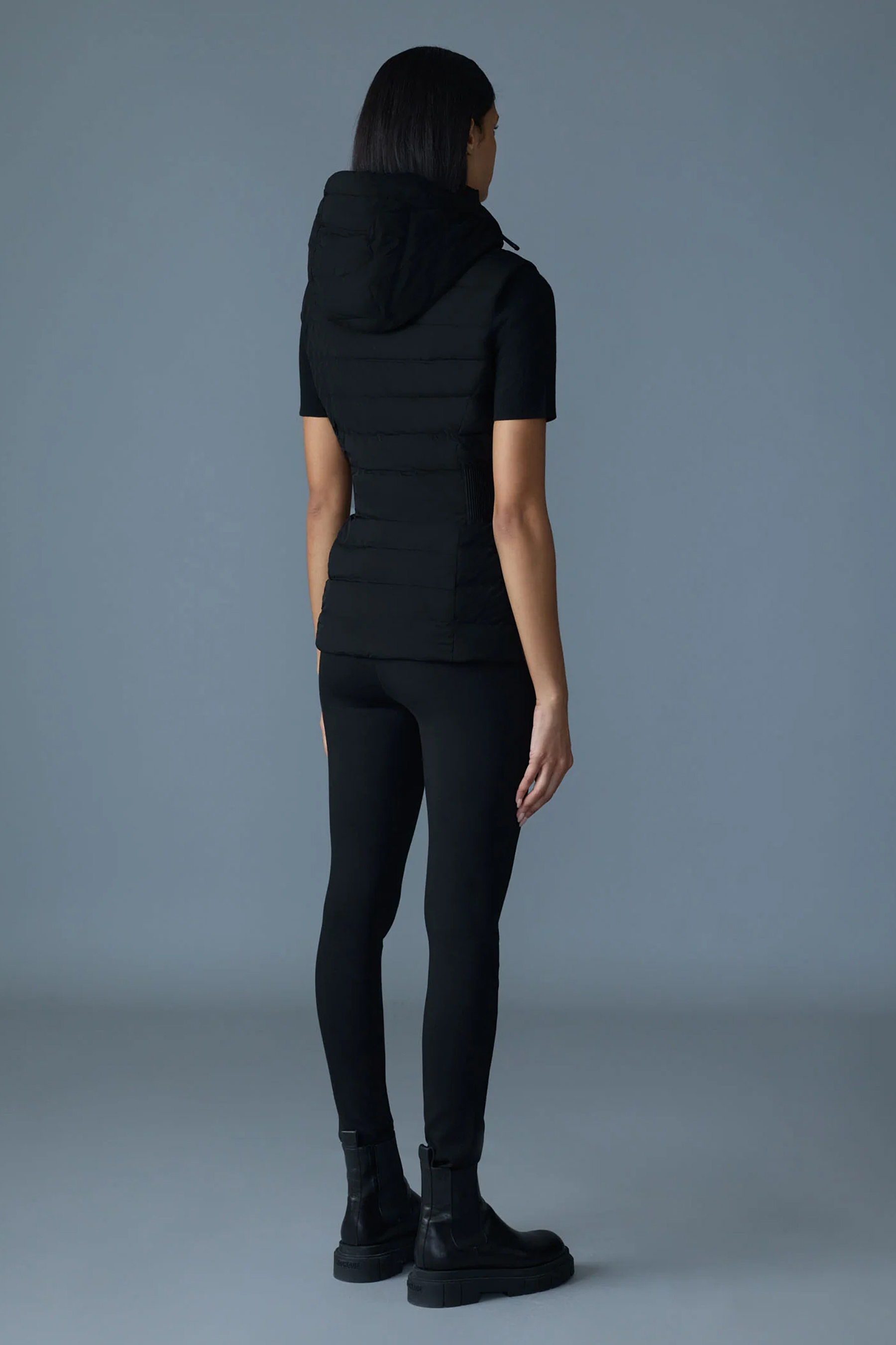 Person, Stehend, Hosen, Anzug, Kleid