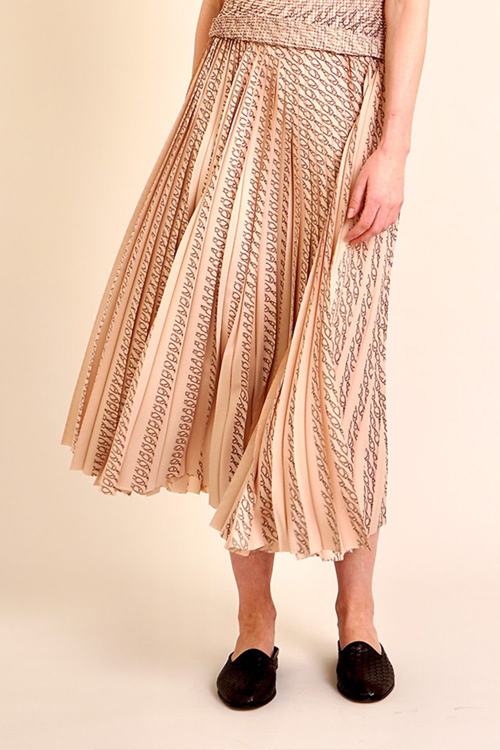 HERNO Long Pleated Chain Motif Skirt