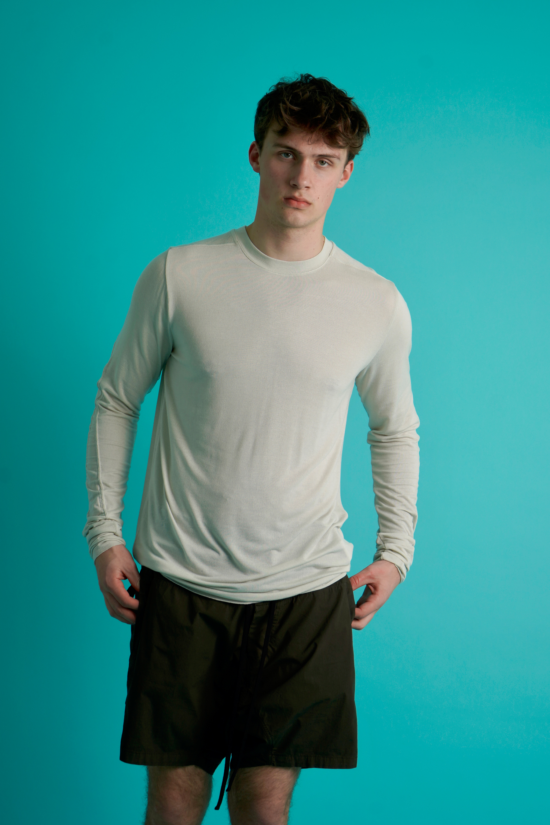 Langarm, Ärmel, T-shirt, Kurze Hosen, Person