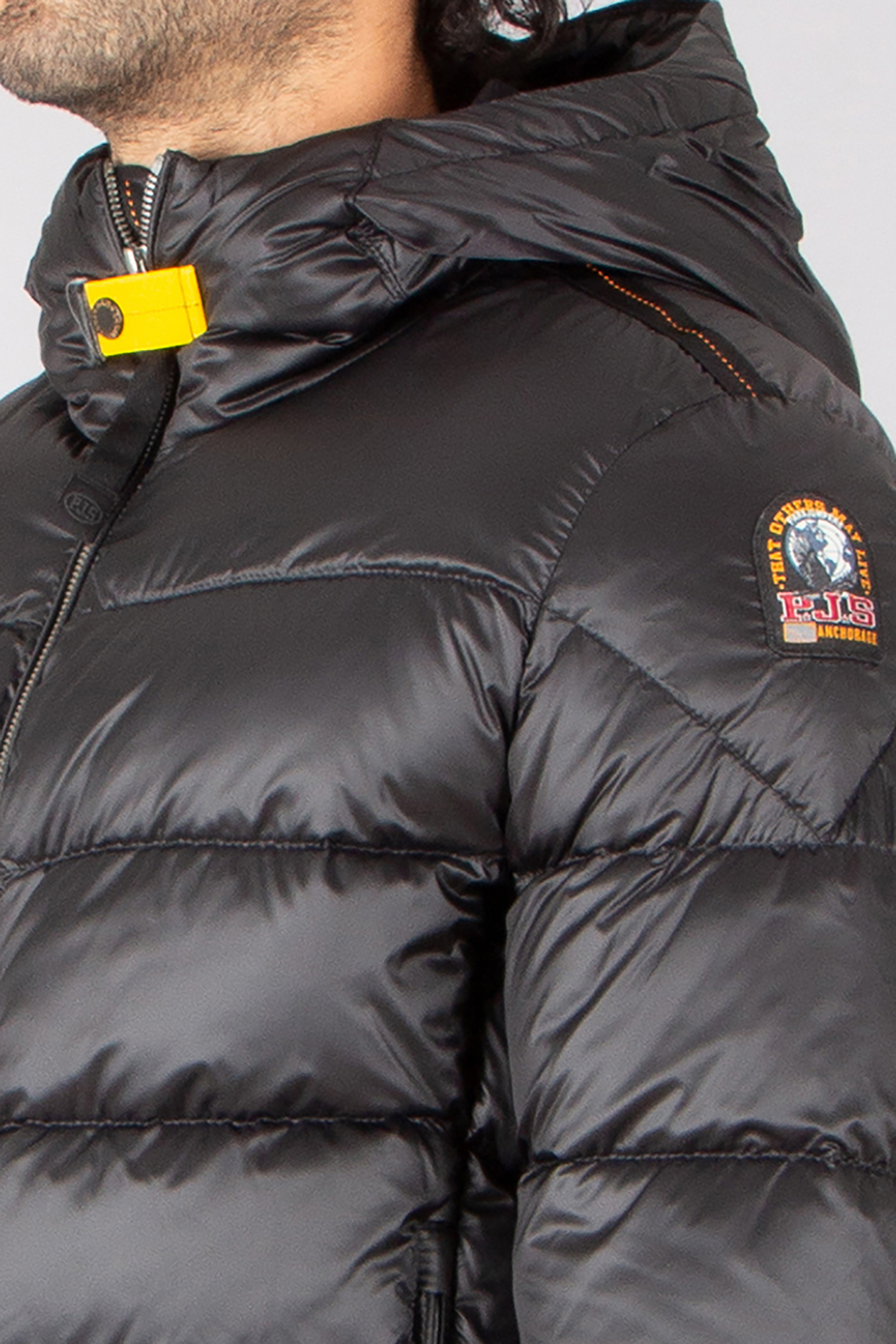PARAJUMPERS Regular Fit Nylon Blend Twill Hooded Down Bomber Jacket Pharrell Bekleidung, Mantel, Jacke