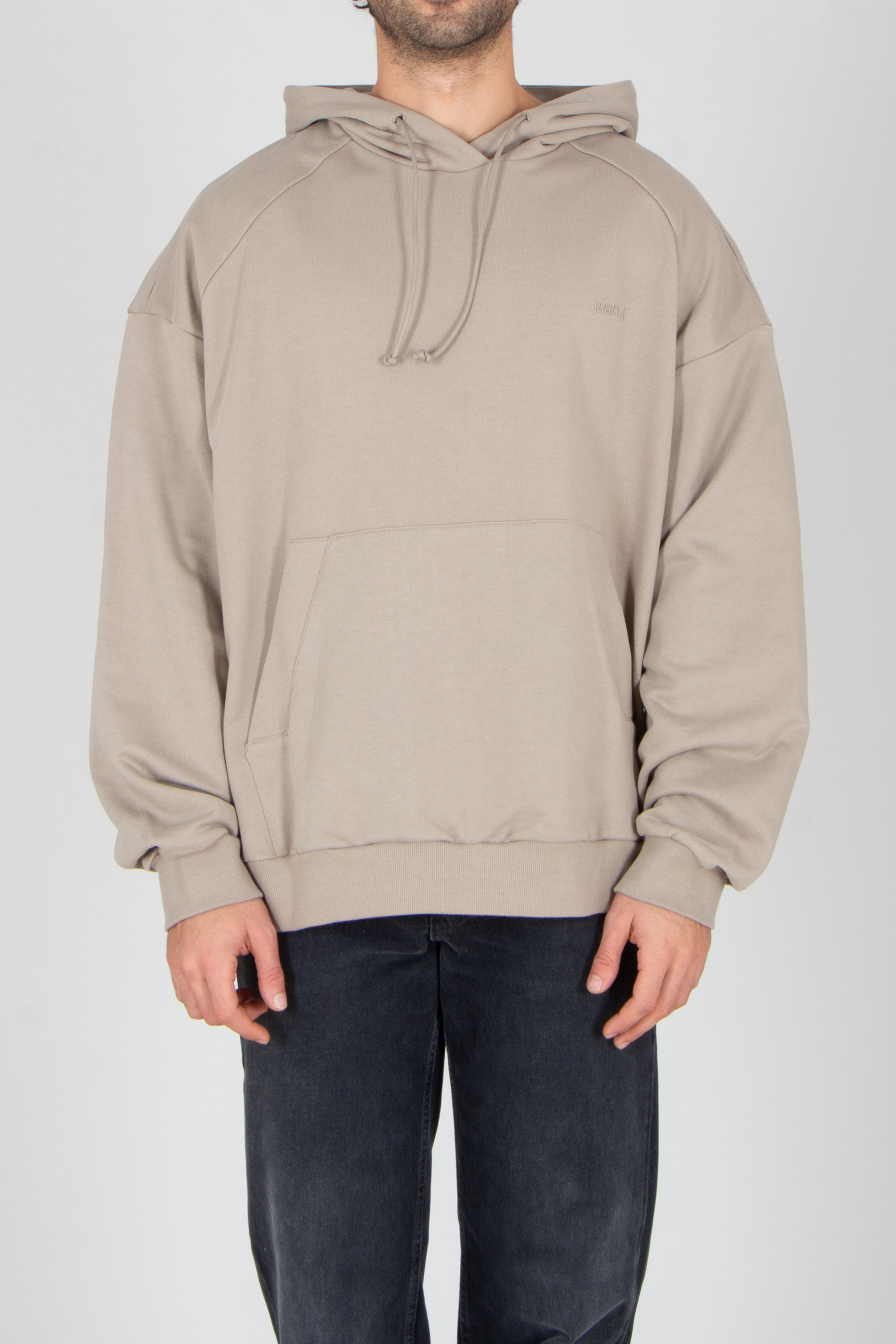 Strickwaren, Pullover, Sweatshirt, Kapuzenpulli, Jeanshose