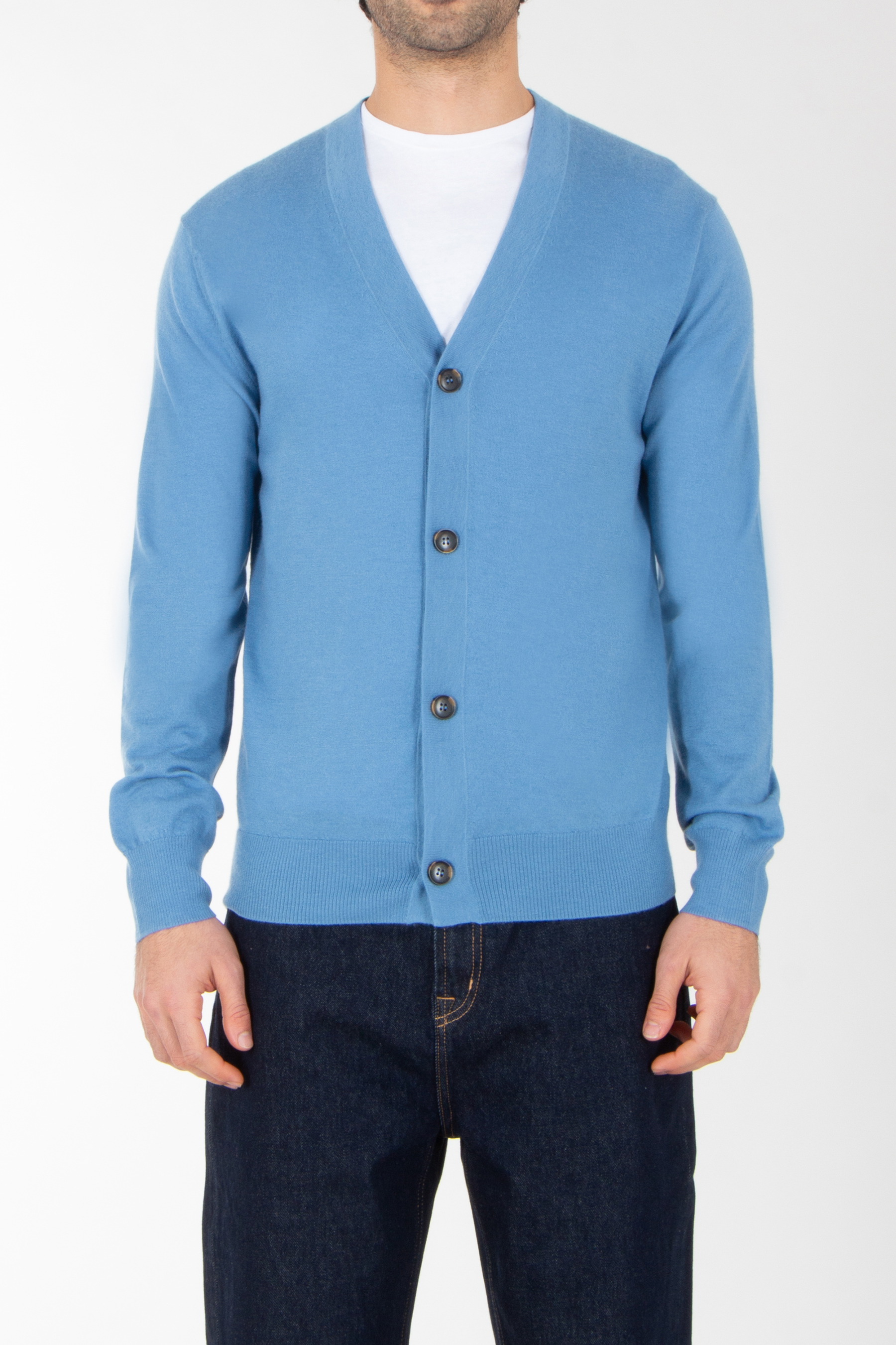 Strickwaren, Pullover, Strickjacke, Jeanshose, Mantel