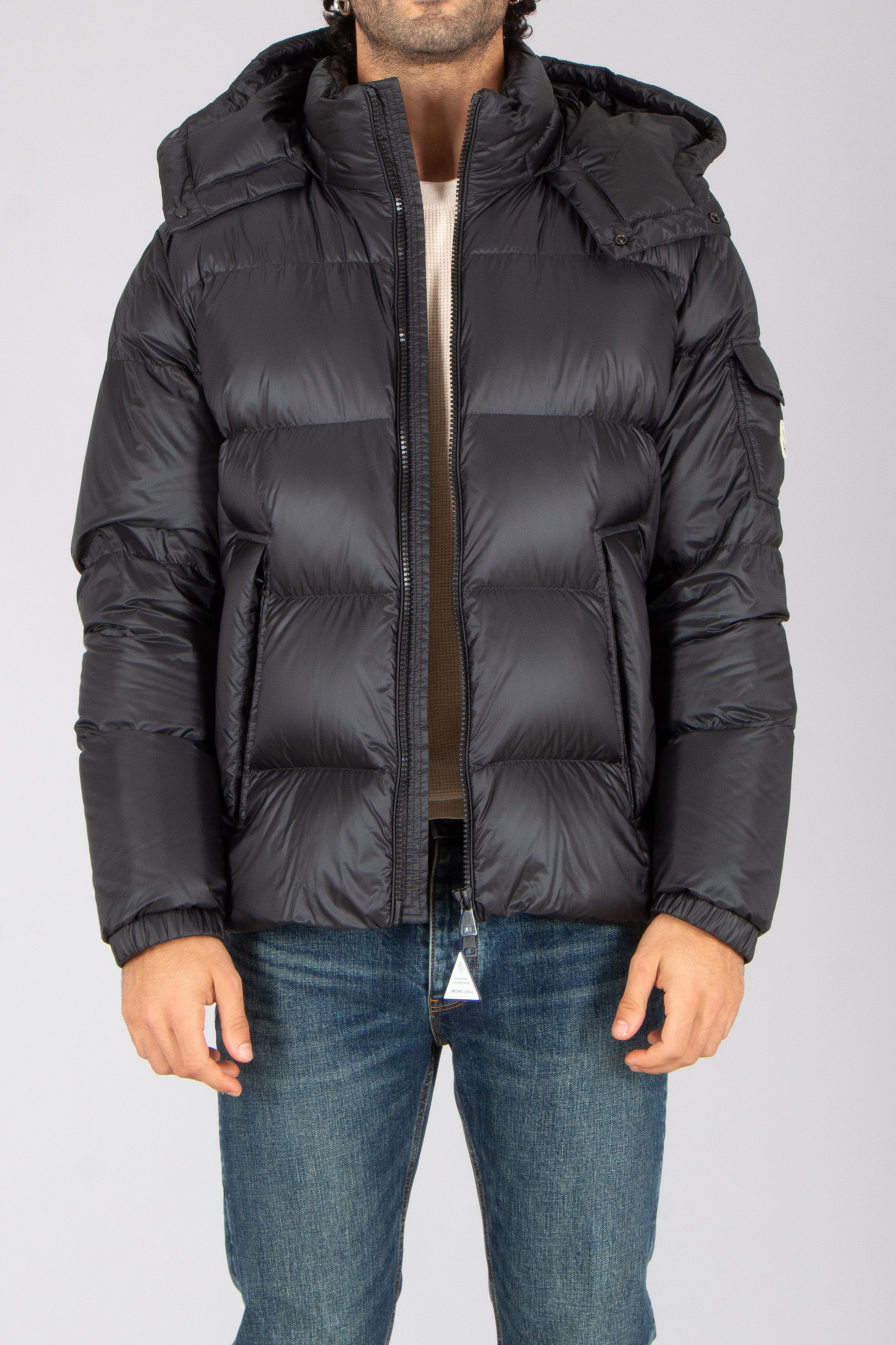 MONCLER Couyere Regular Fit Recycled Nylon Micro Ripstop Down Jacket Bekleidung, Mantel, Jacke, Jeans, Hosen