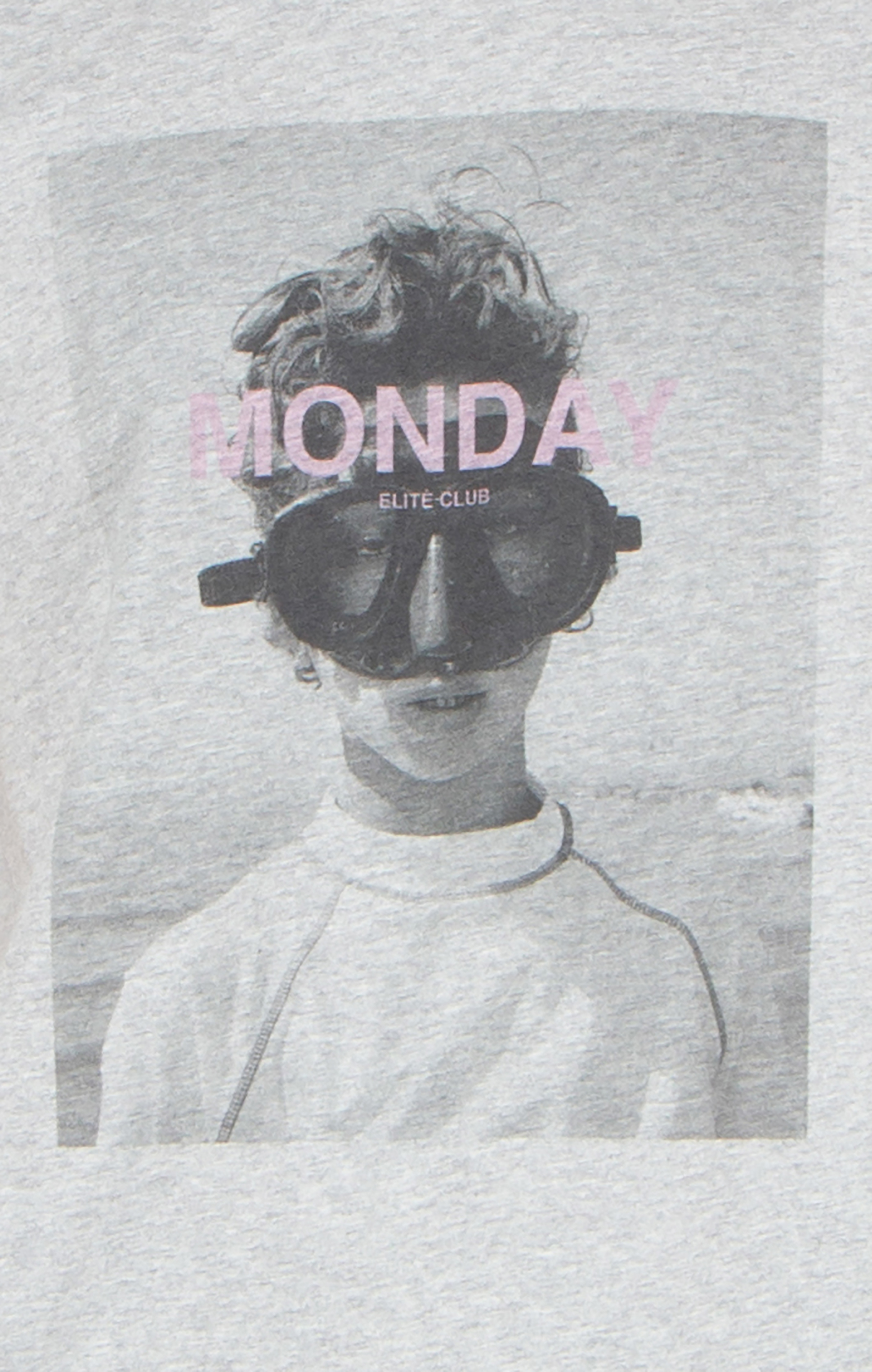 ELITÈ Regular Fit Monday Print Cotton Jersey T-Shirt Zubehor, Brillen, Natur, Draußen, Person