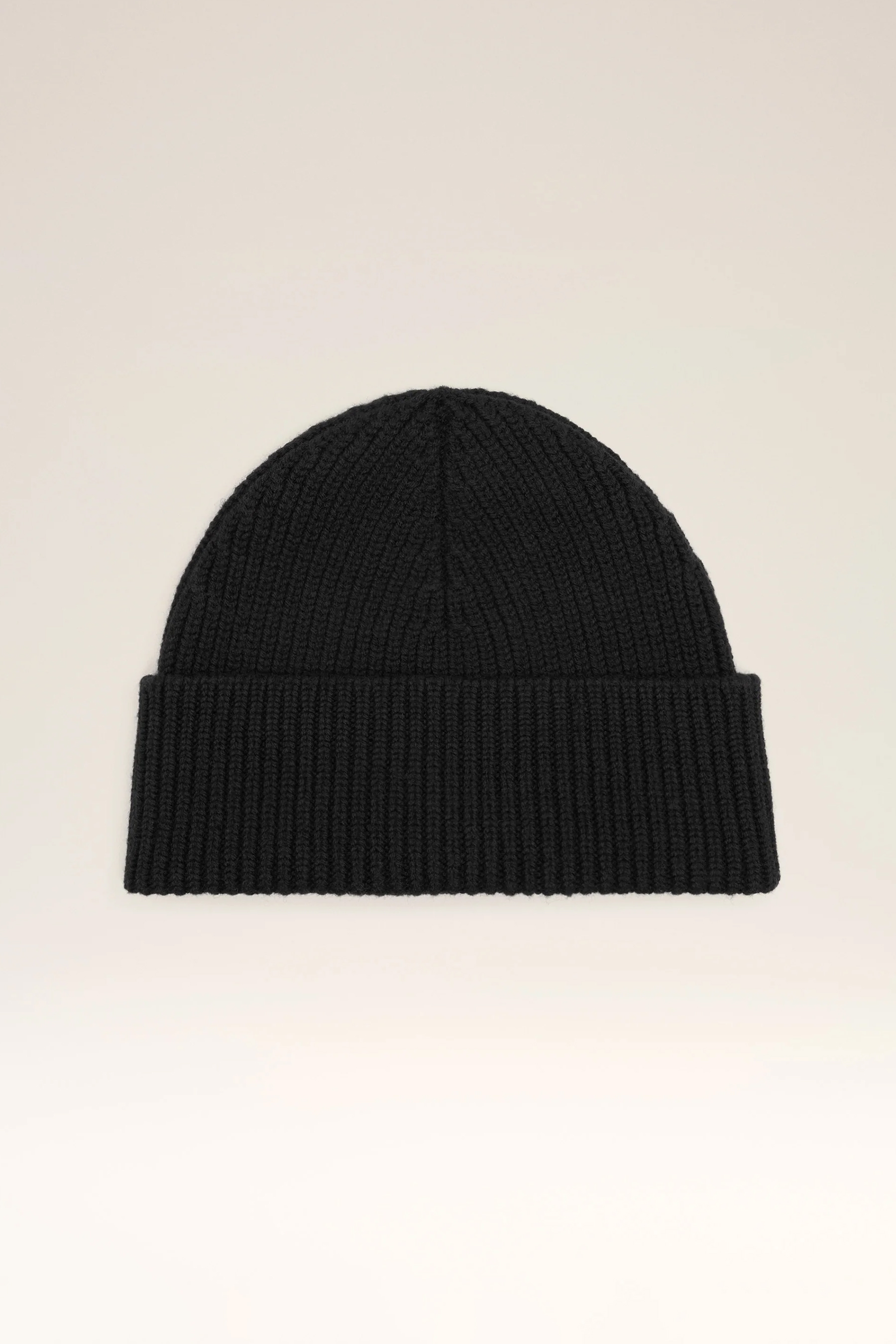 AMI PARIS Ami De Coeur Ribbed Virgin Wool Beanie Mütze, Kleidung, Hut