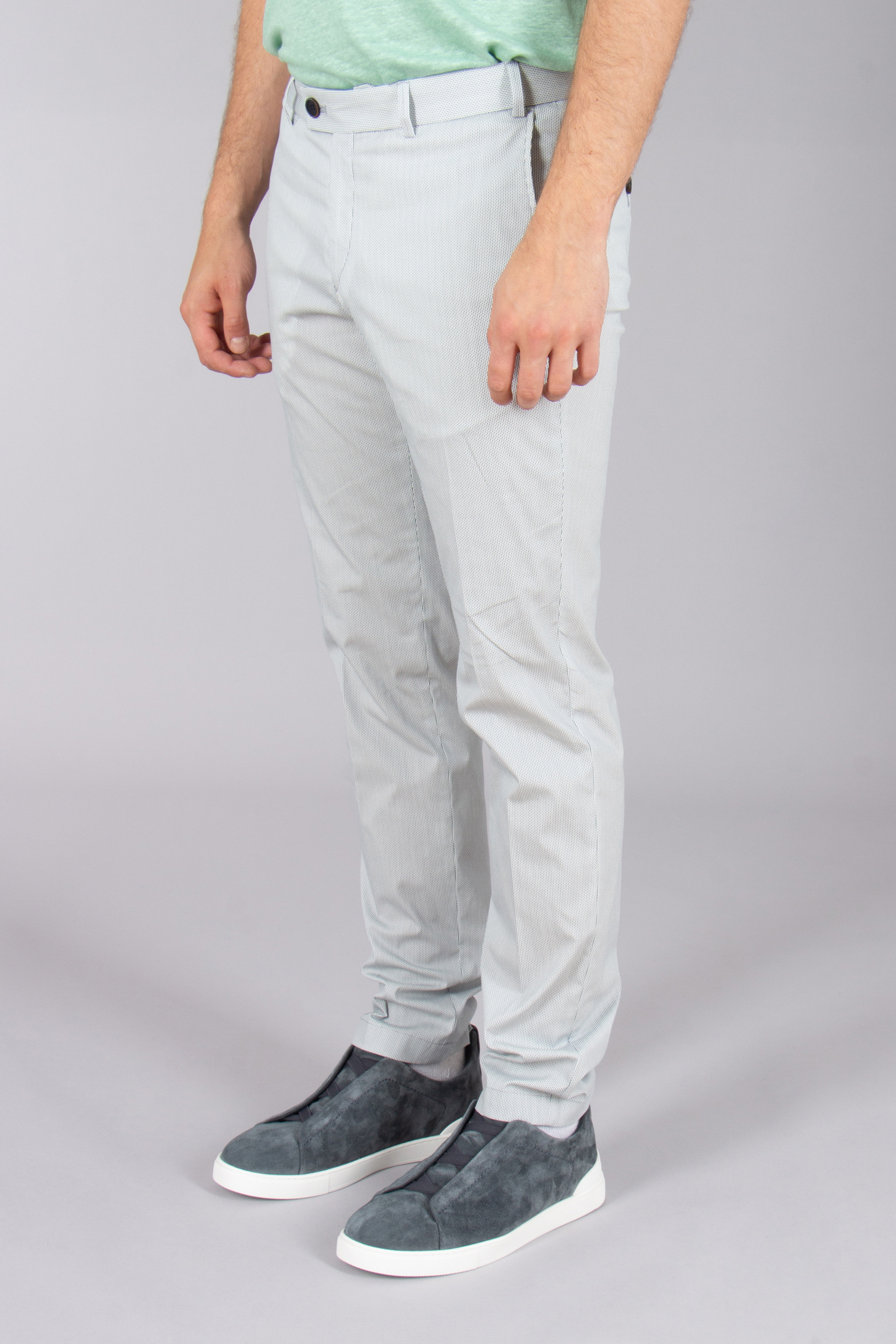 Bekleidung, Hosen, Schuh, Sneaker, Person