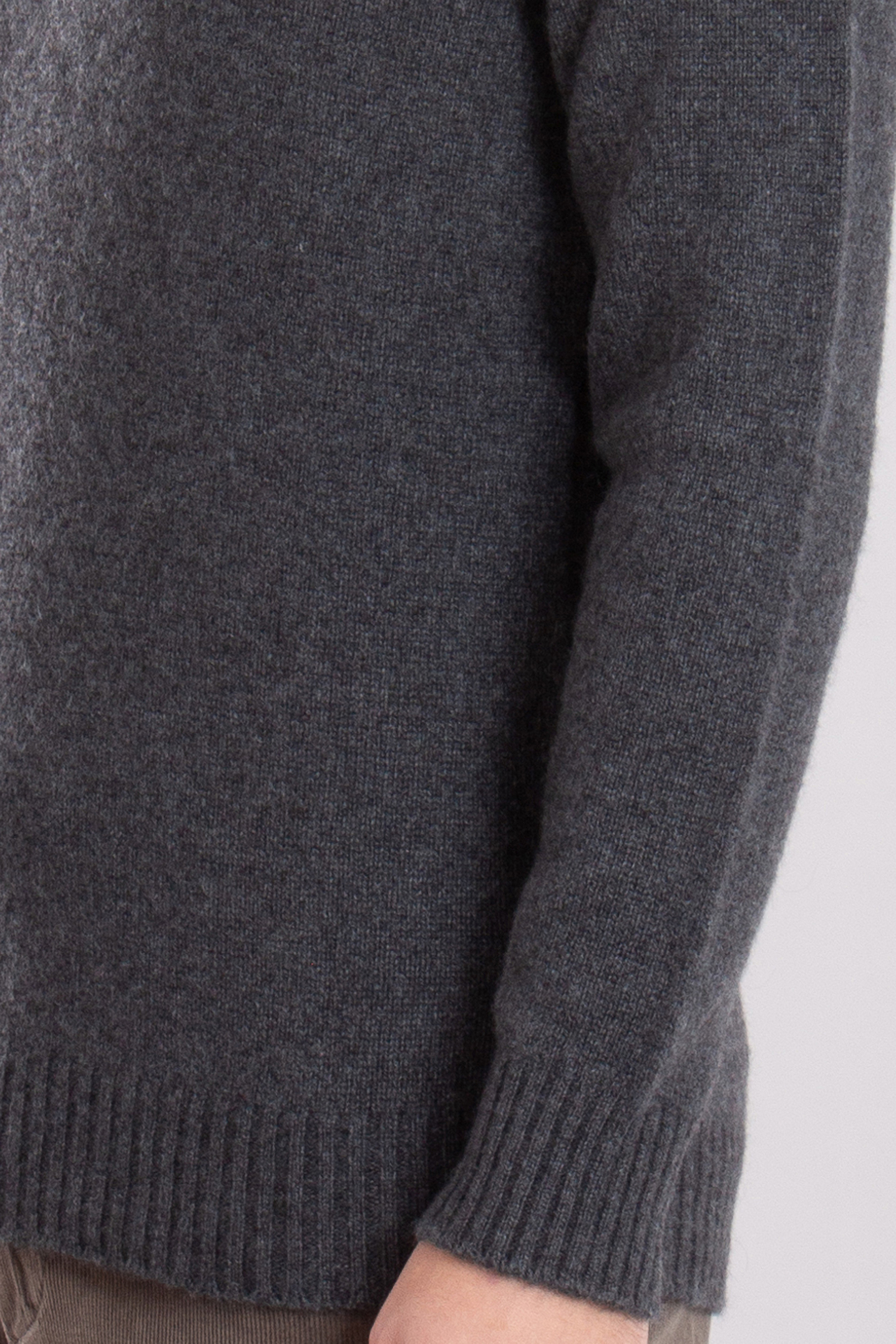 ROBERTO COLLINA Cashmere-Baby Alpaca Blend V-Neck Sweater ROBERTO COLLINA Cashmere-Baby Alpaca Blend V-Neck Sweater