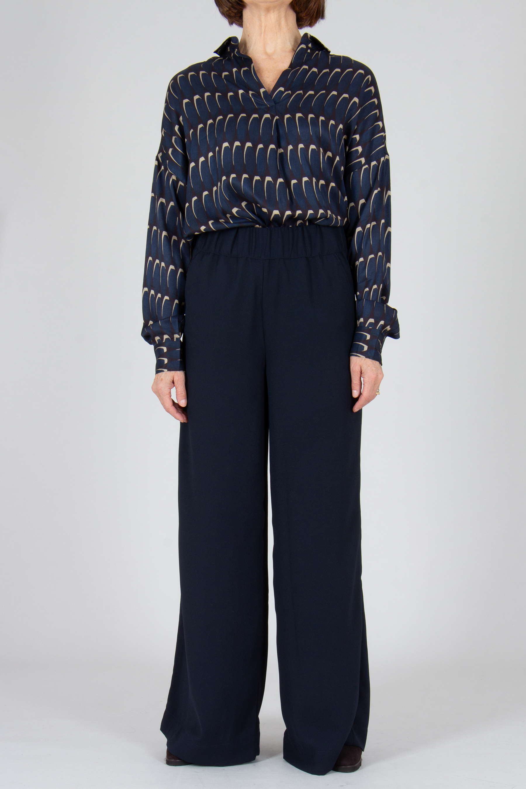 Bekleidung, Hosen, Bluse, Person, Formelle Kleidung