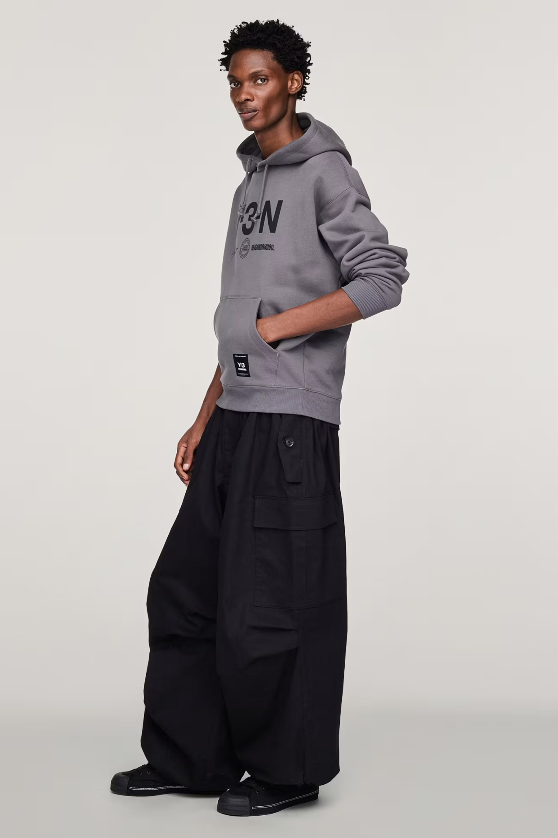 Pulli, Sweatshirt, Hosen, Kapuzenpulli, Person