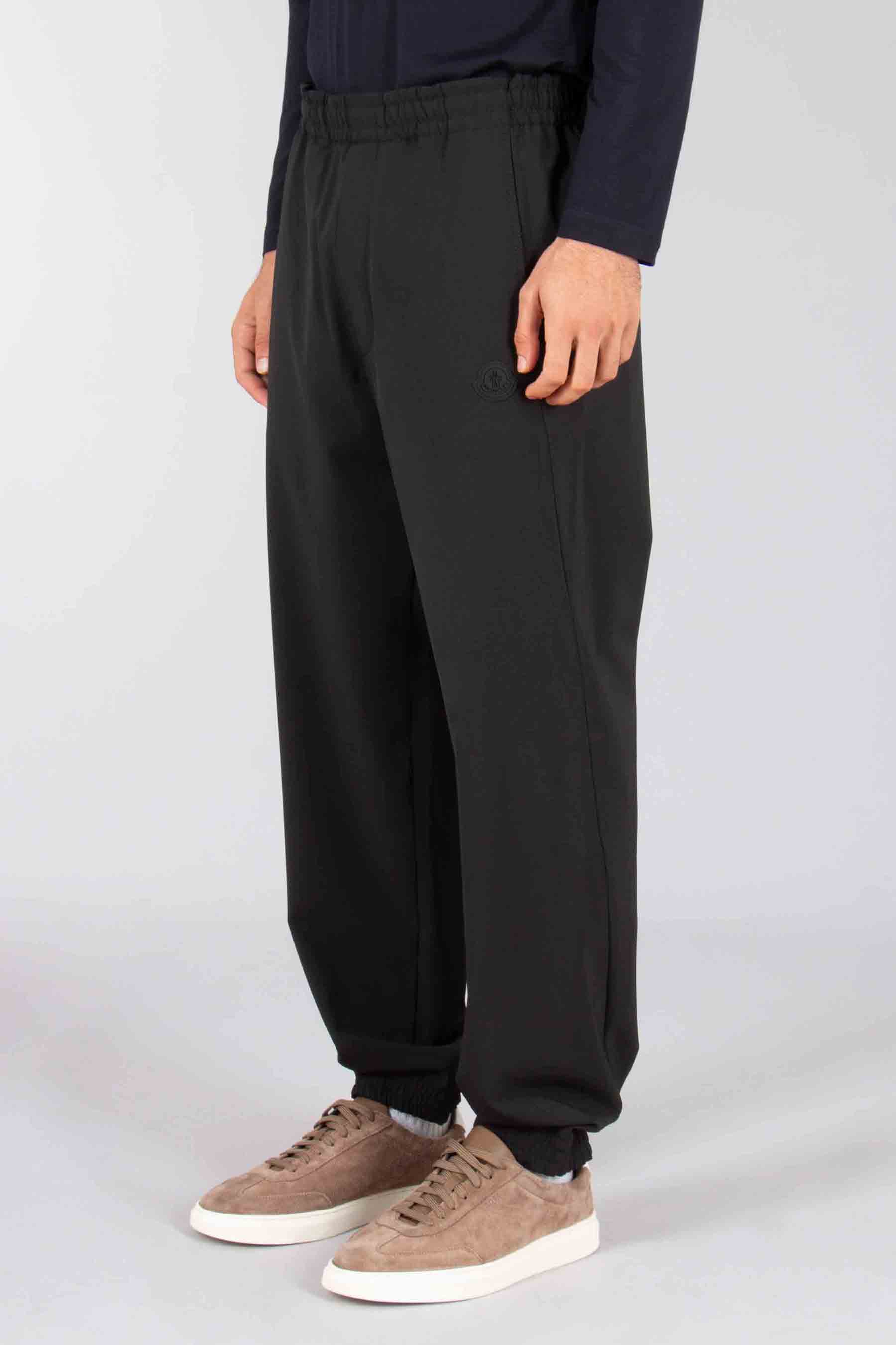 MONCLER Regular Fit Technical Twill Sweatpants Bekleidung, Hosen, Person, Schuhe, Schuh