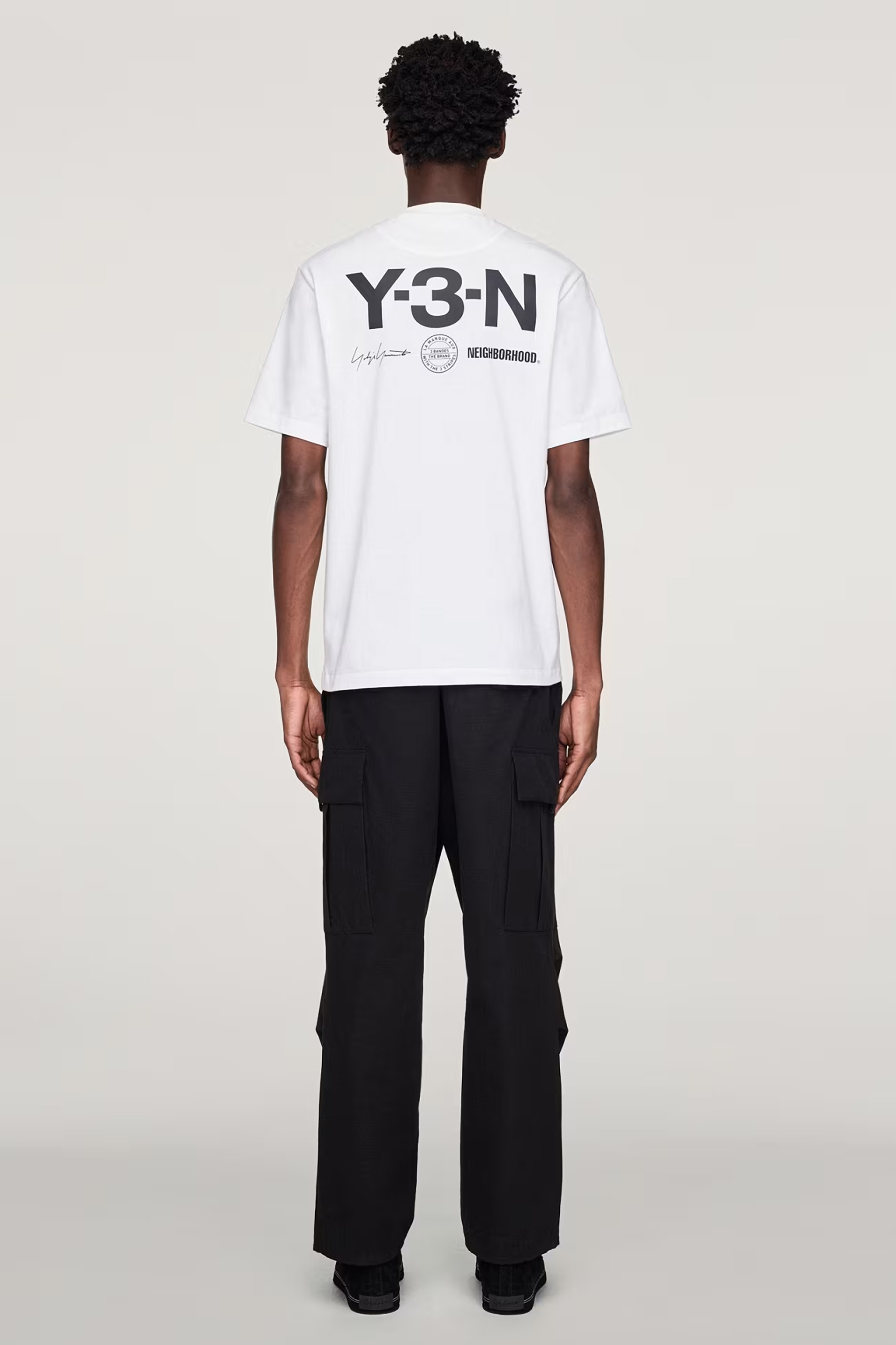 T-shirt, Hosen, Hemd, Person, Ärmel