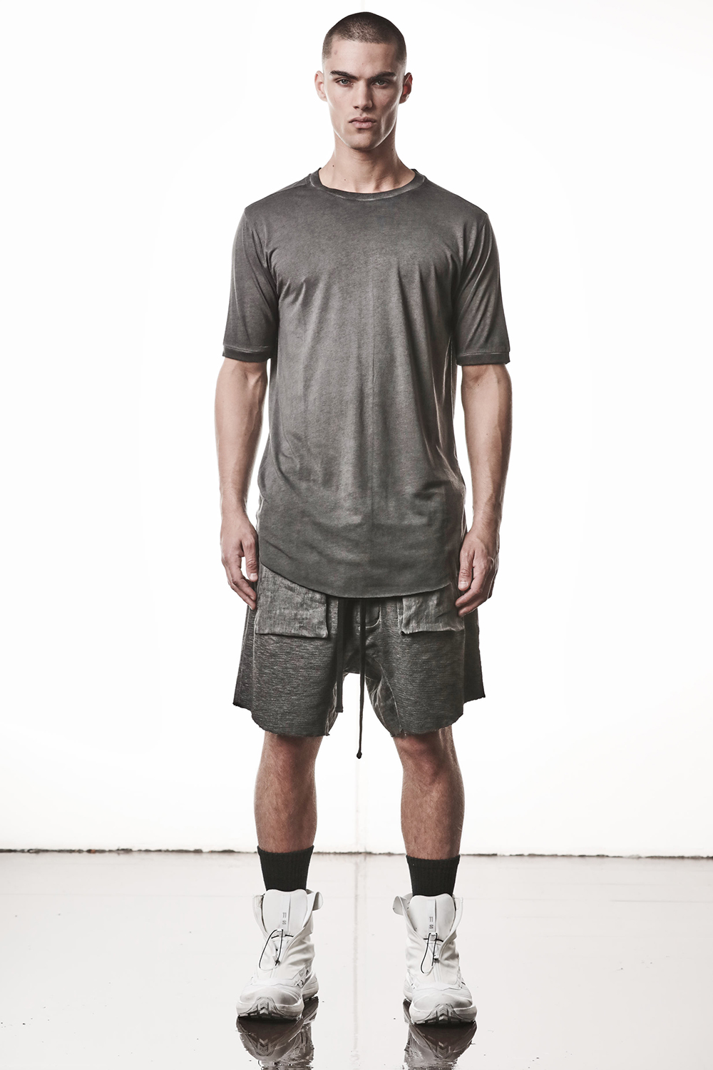 Kurze Hose, T-shirt, Erwachsener, Mann, Person