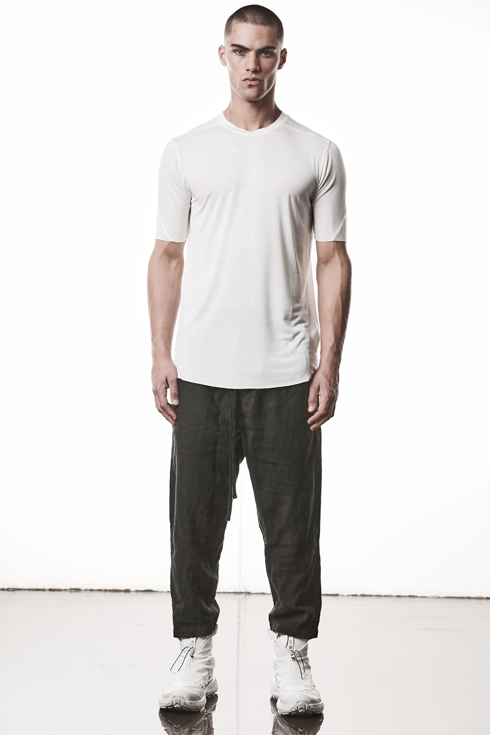 T-shirt, Person, Stehend, Erwachsener, Mann