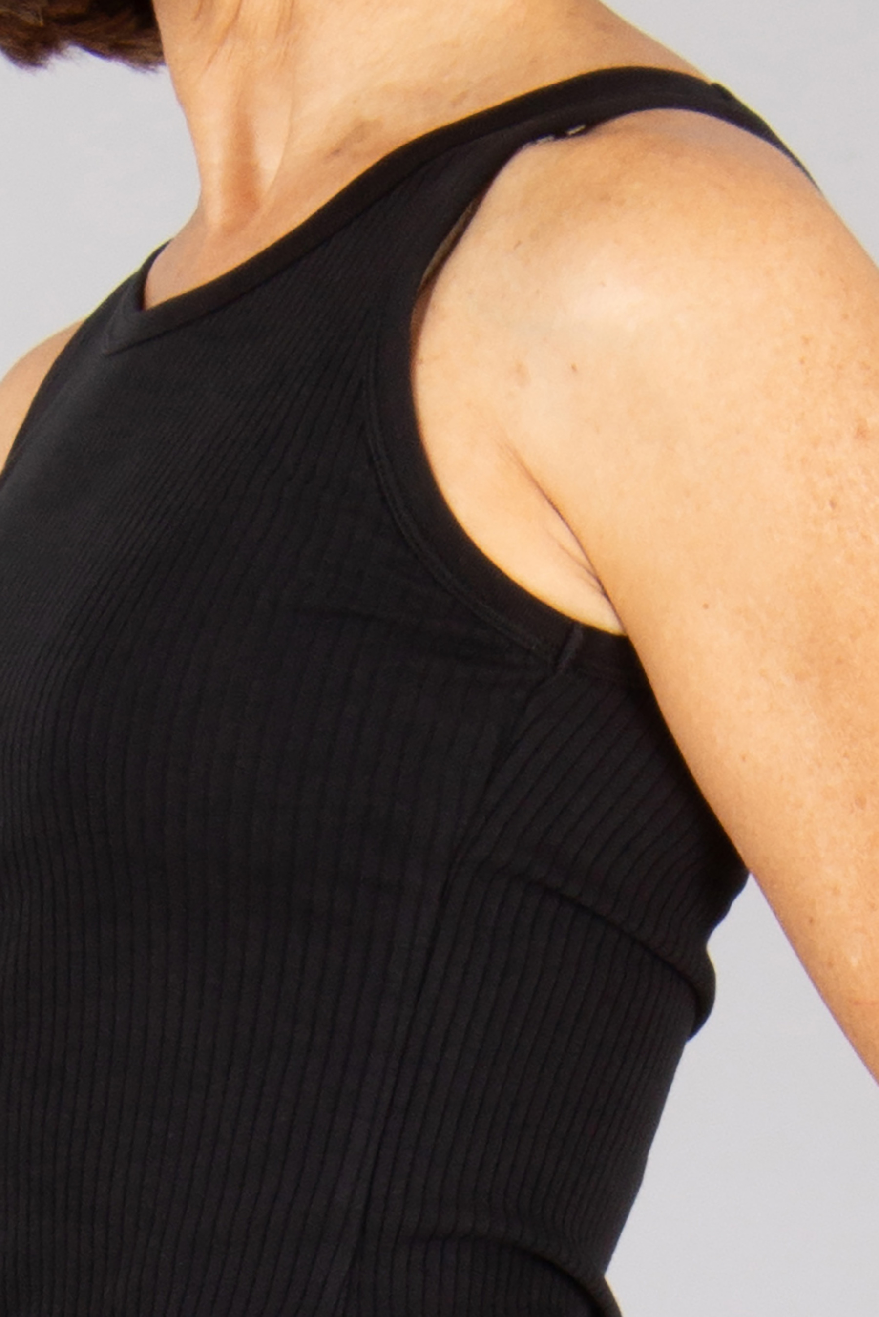 0039 ITALY Slim Fit Ribbed Stretch Cotton Jersey Tank Top Ella Bekleidung, Unterhemd, Person, Schulter, Tanktop